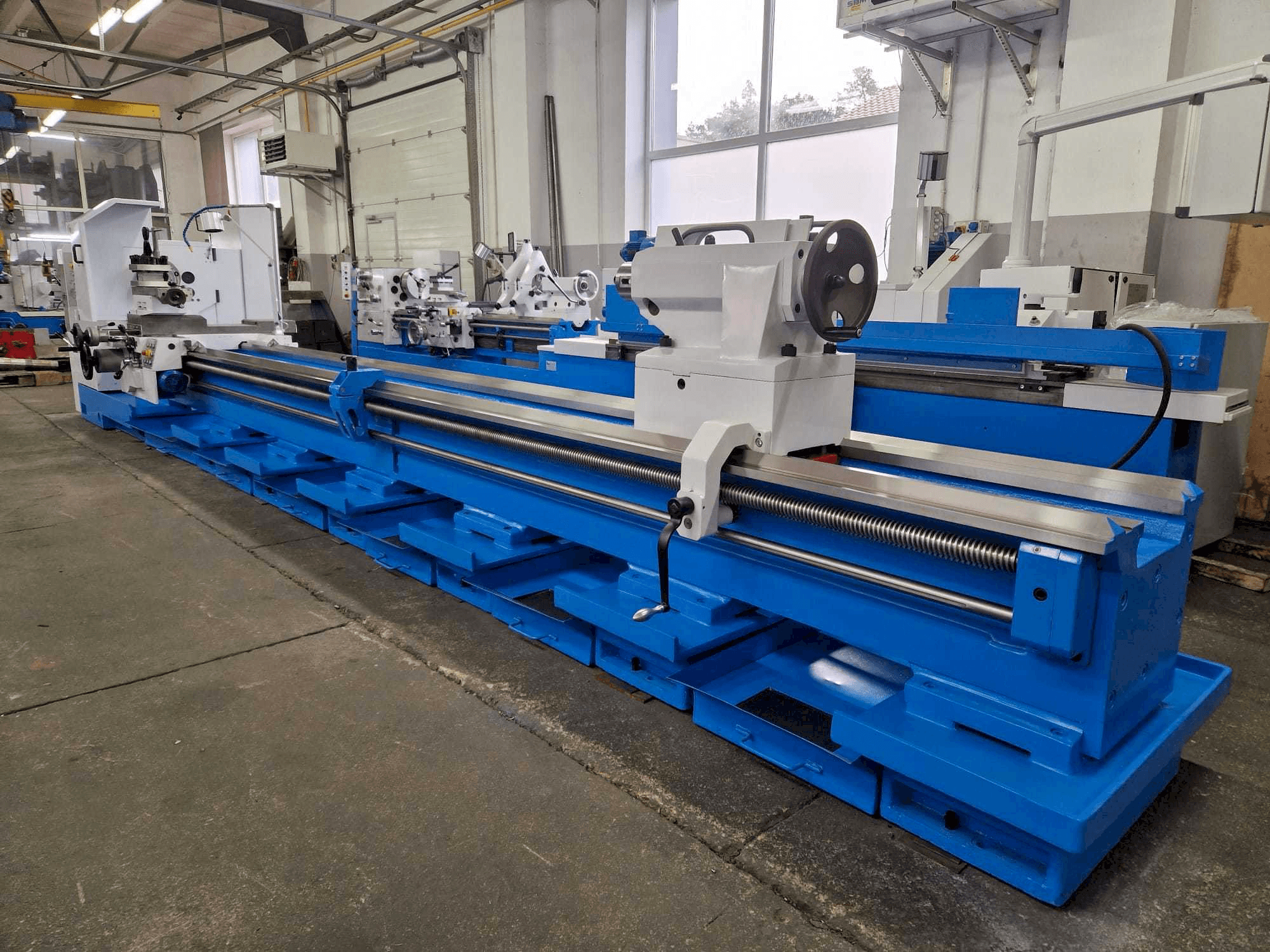 Koneen Poreba TPK 90 x 6000 etunäkymä