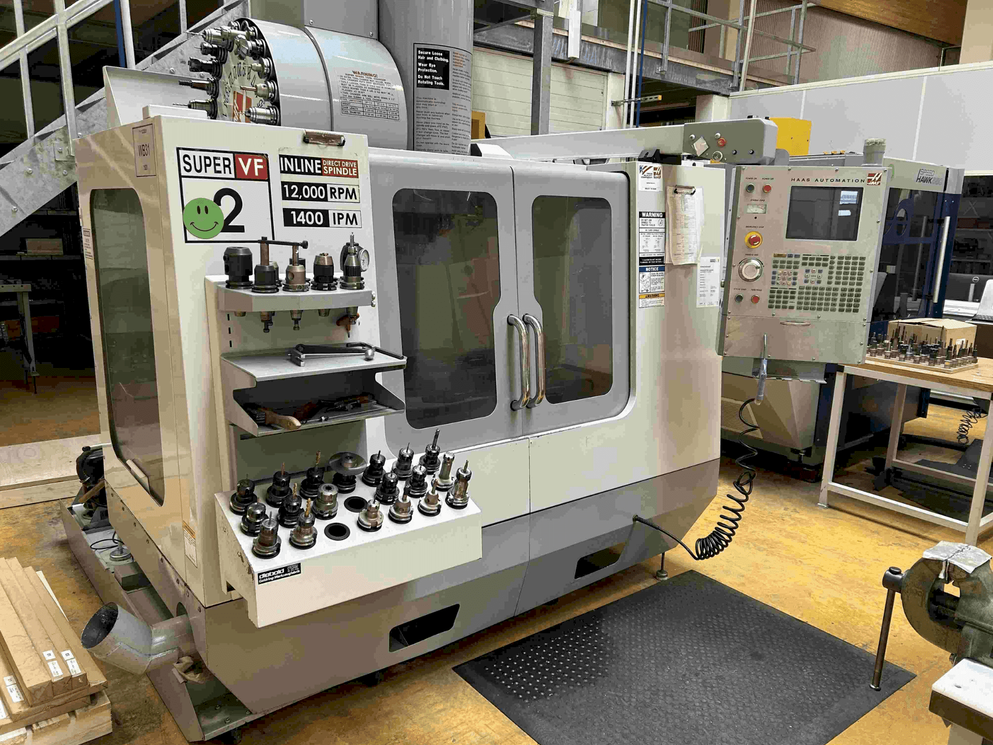Koneen HAAS VF-2SSHE etunäkymä