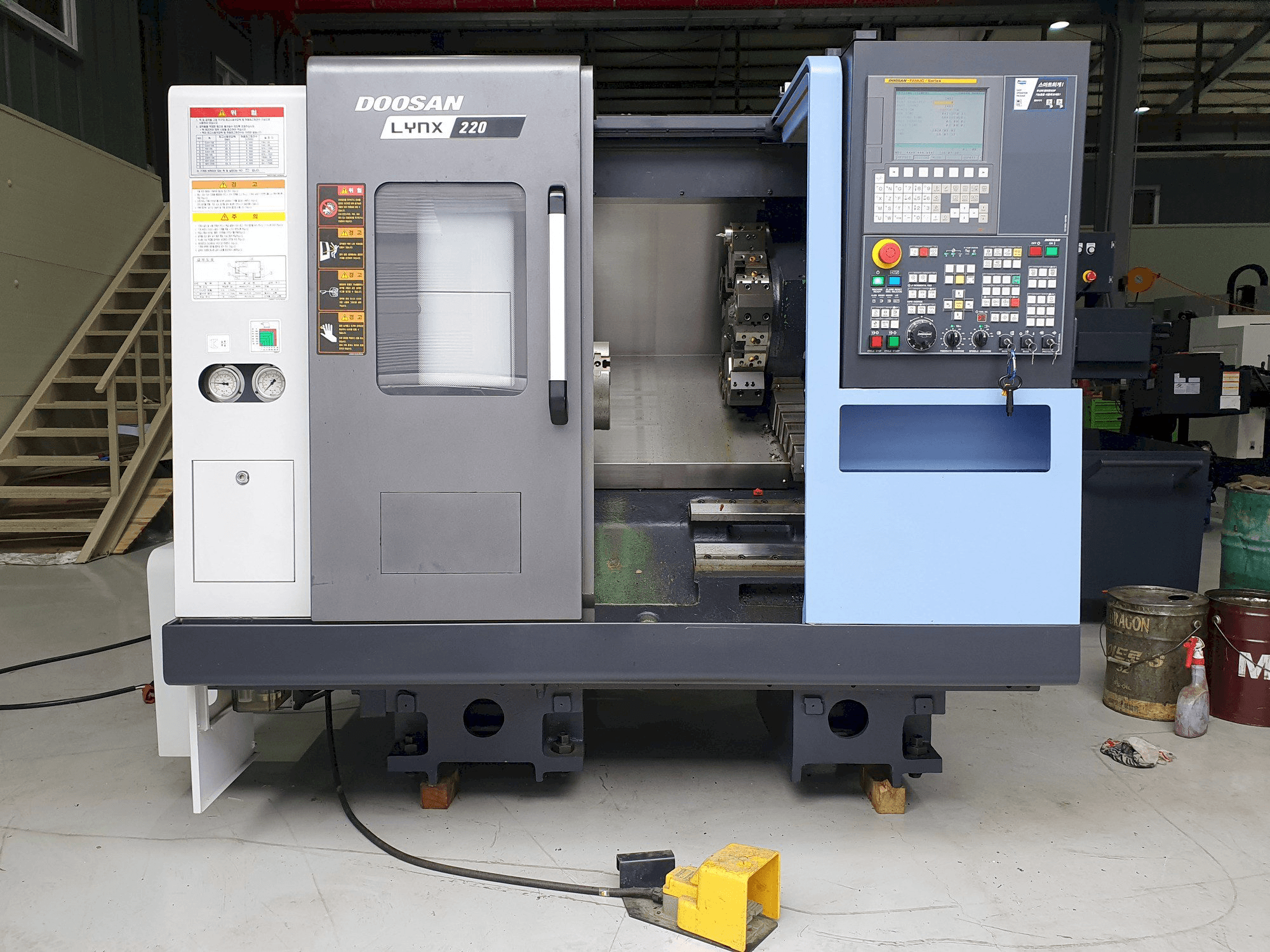 Koneen Doosan LYNX220C etunäkymä