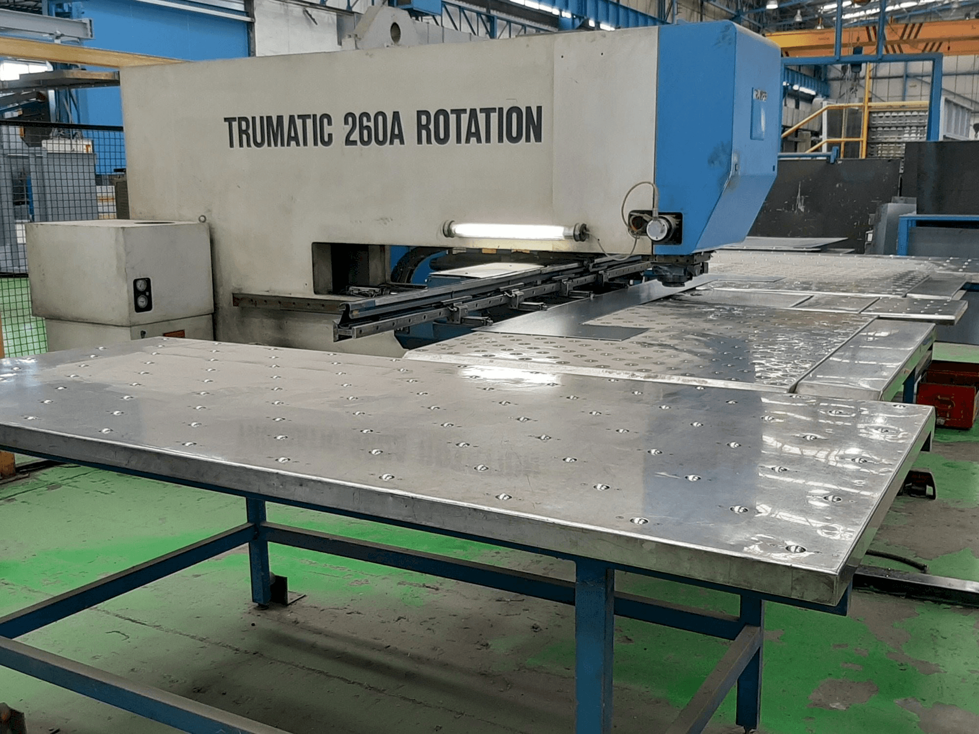 Koneen Trumpf Trumatic 260A Rotation etunäkymä