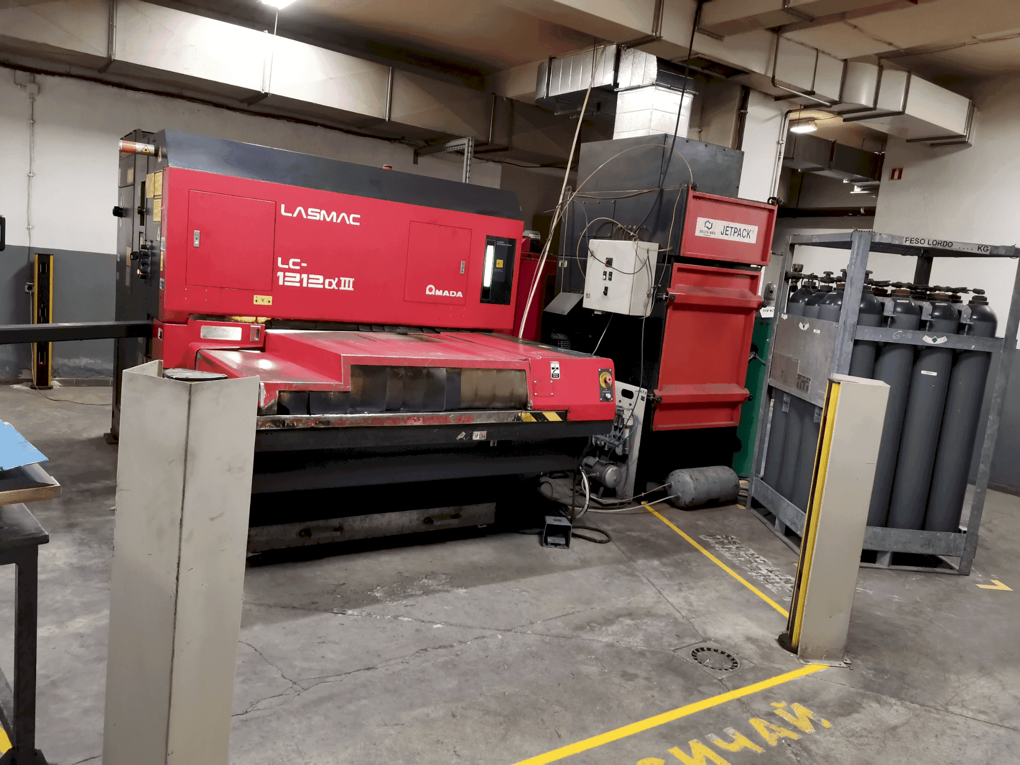 Koneen AMADA LC 12-12 αIII etunäkymä