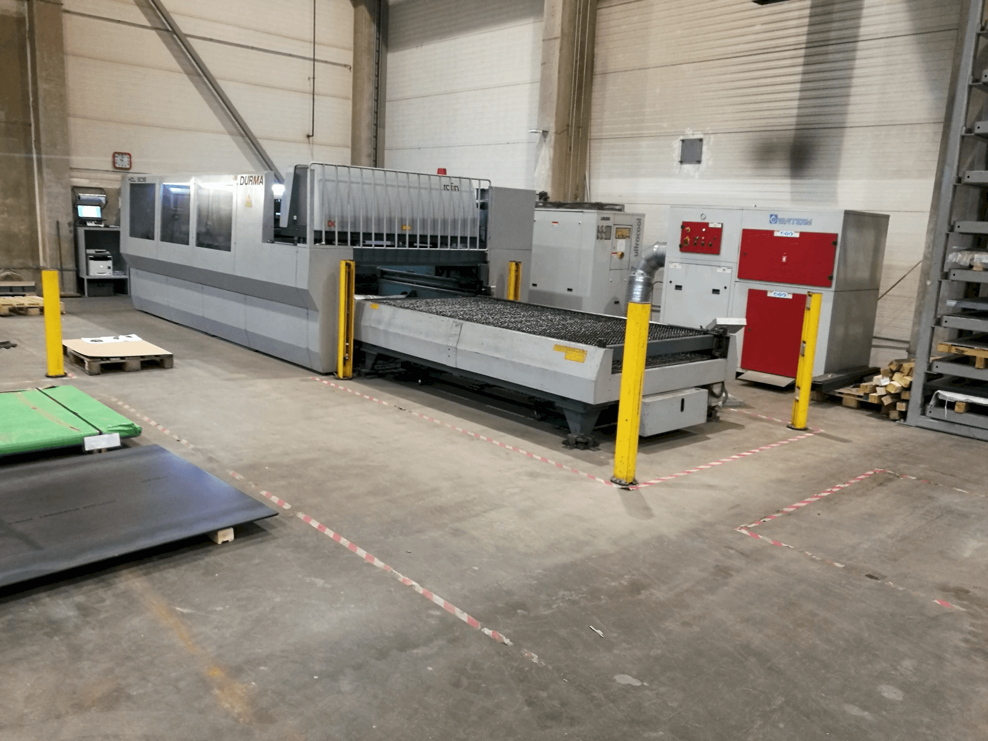 Koneen Durma HDL 3015 etunäkymä