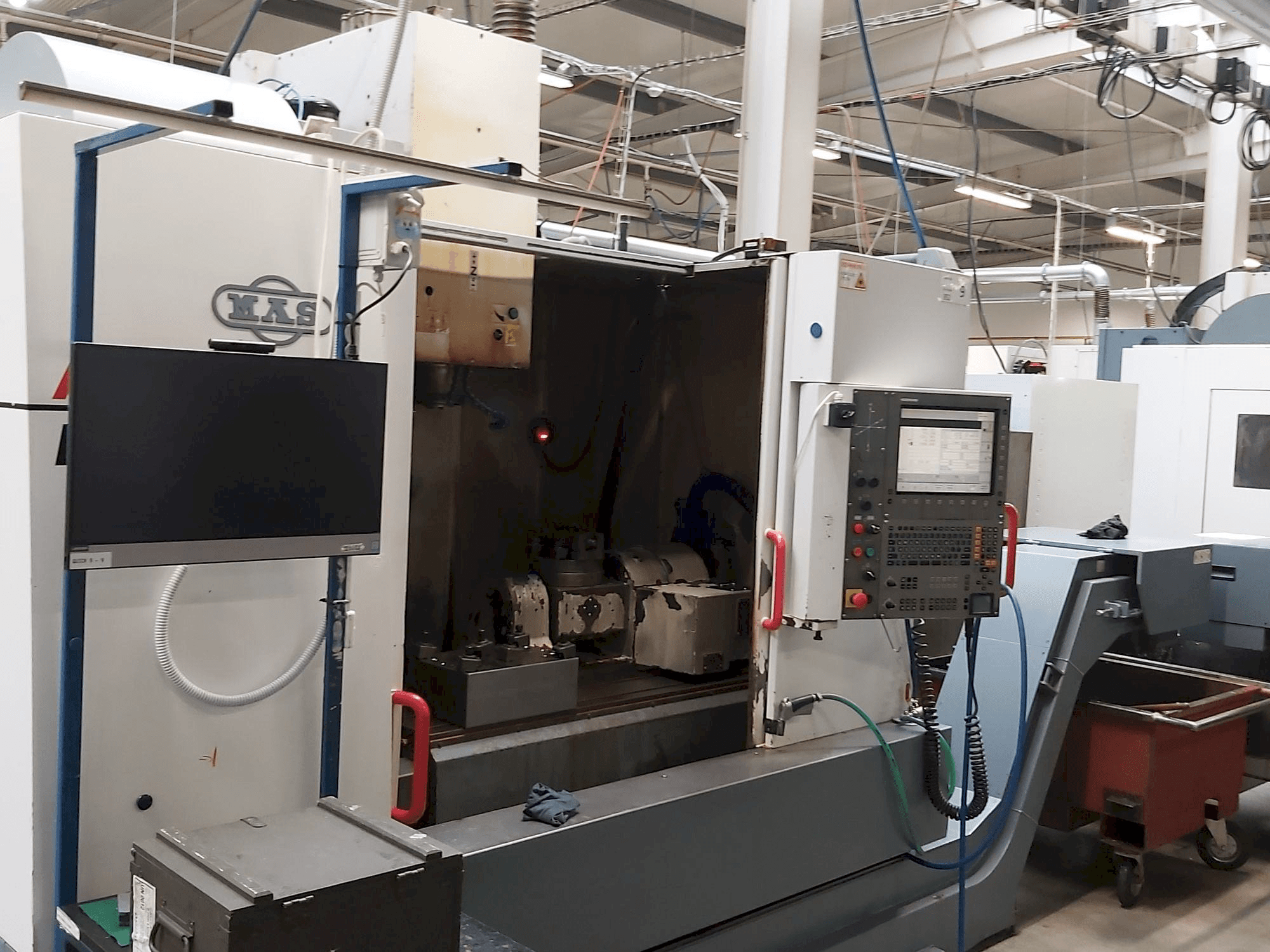 Koneen KOVOSVIT MAS MCV 1016 Quick vasemman sivun näkymä