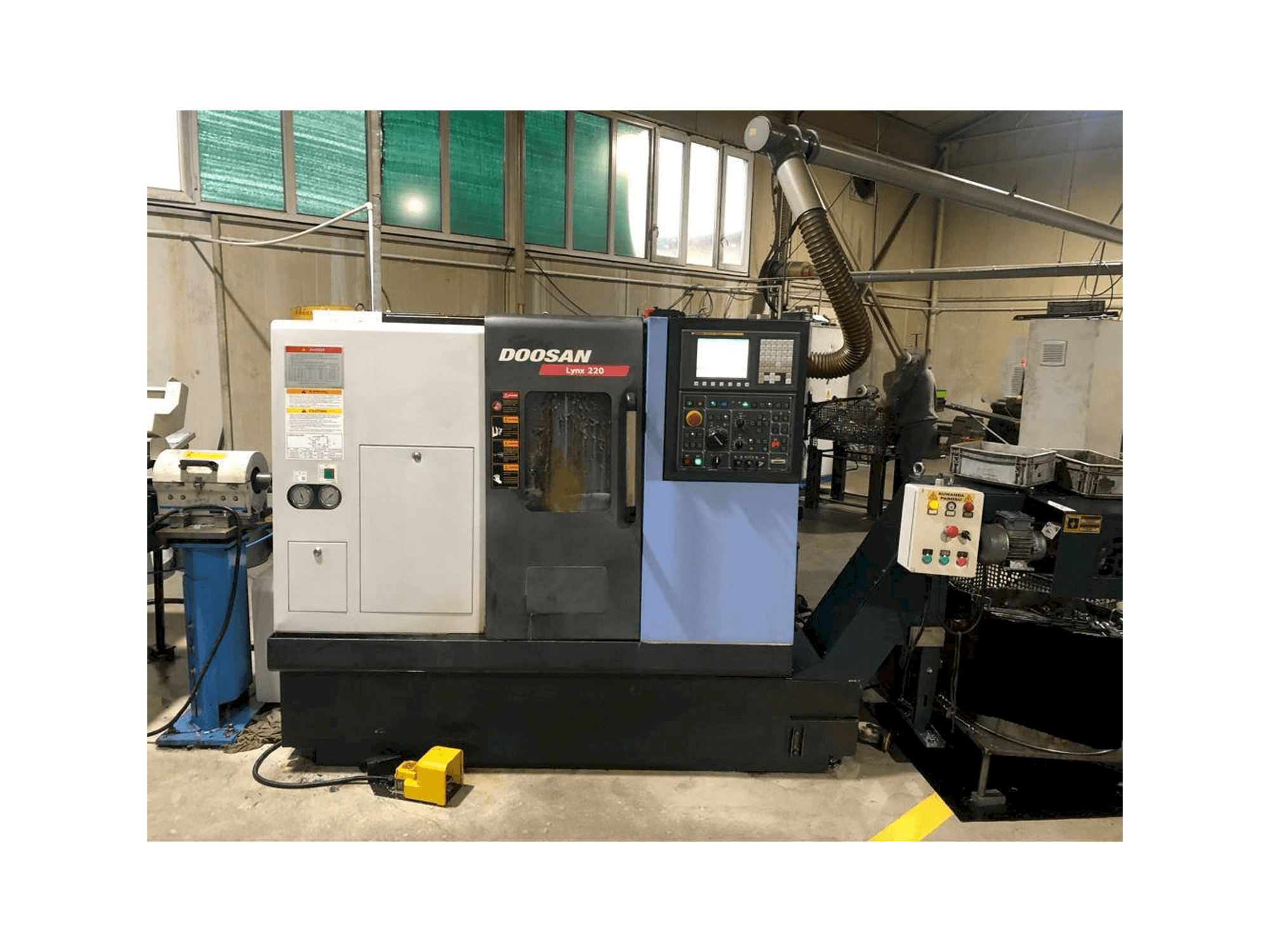 Koneen Doosan Lynx 220 B etunäkymä