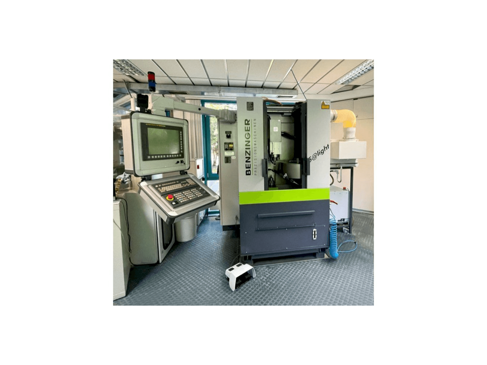 Koneen Benzinger 5@light etunäkymä