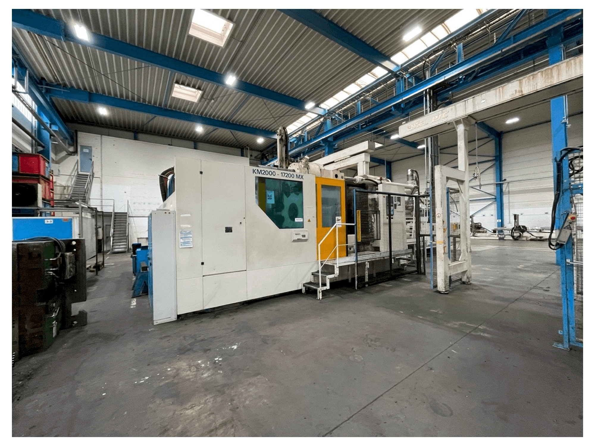 Koneen Krauss Maffei KM 2000 17200 MX etunäkymä