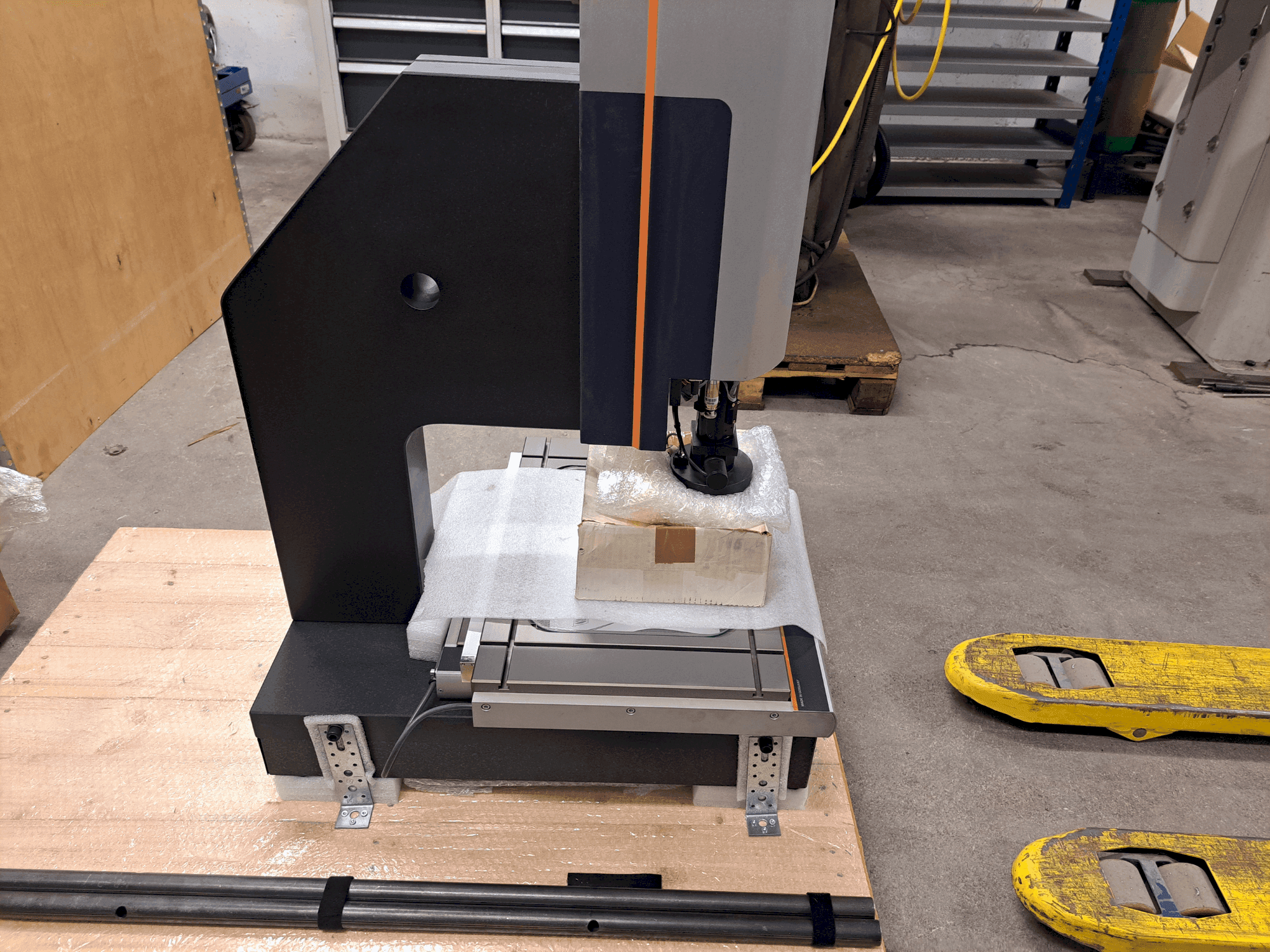 Koneen HEINRICH SCHNEIDER MM1-300 CNC MZ TP20 etunäkymä