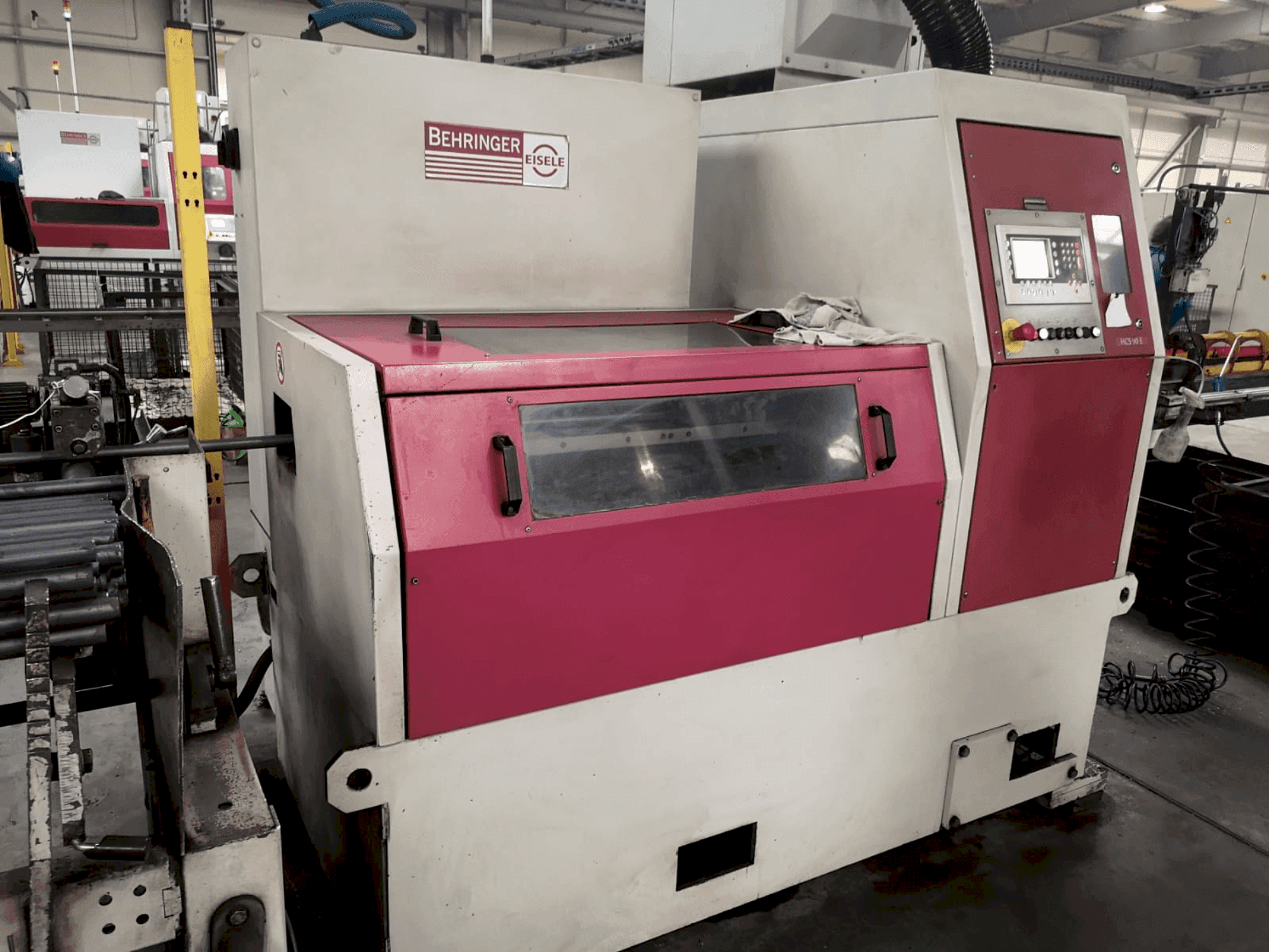 Koneen Behringer EISELE HCS-90E etunäkymä