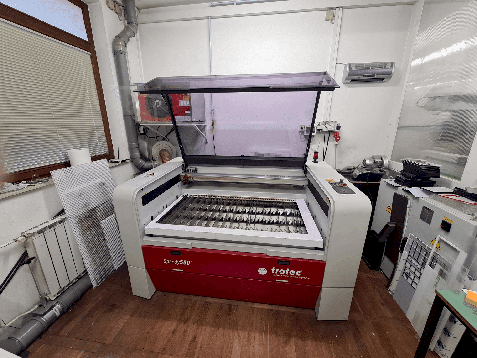 Koneen Trotec Speedy 500 etunäkymä