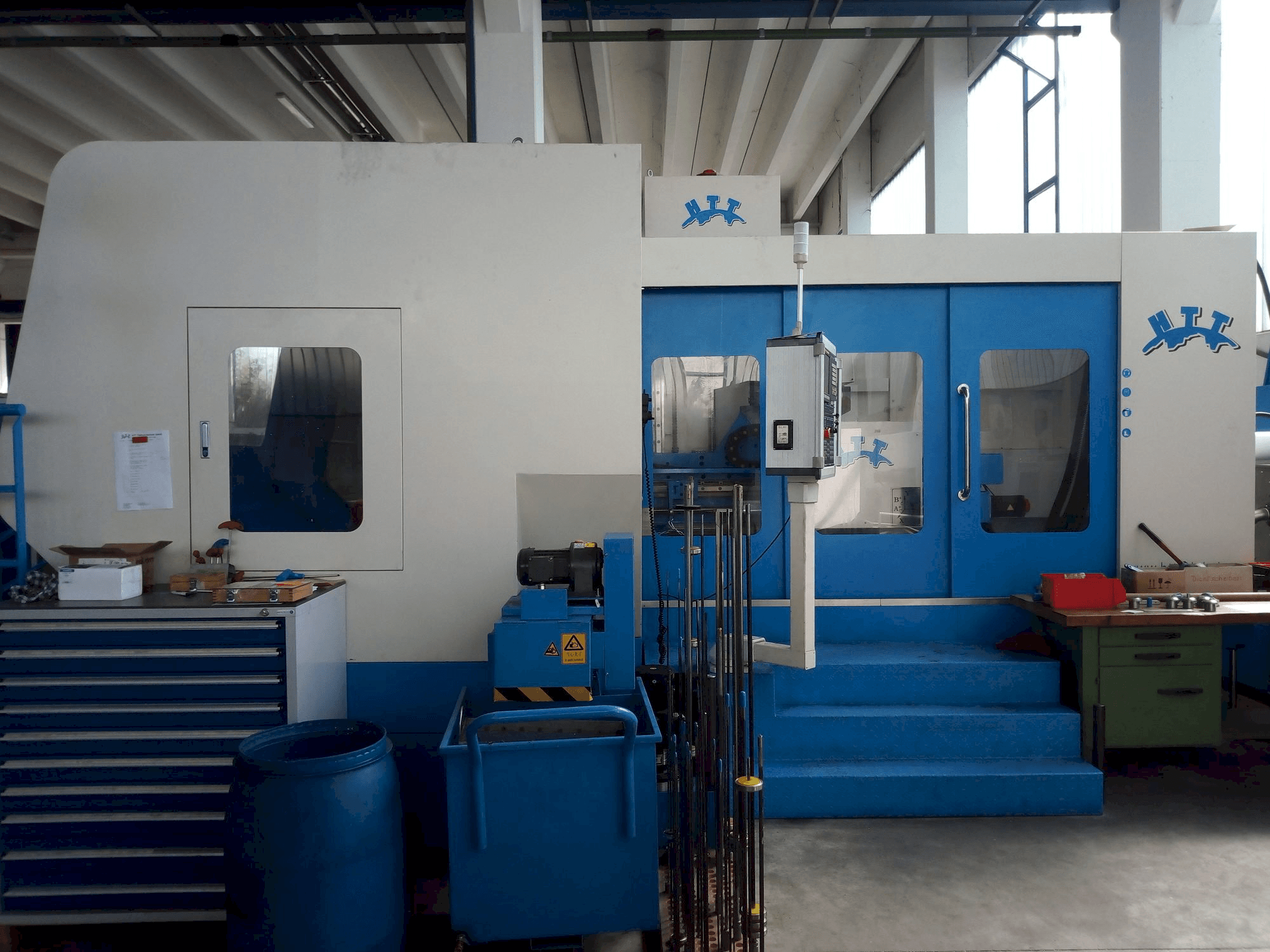 Koneen HTT KBR6-1008 etunäkymä