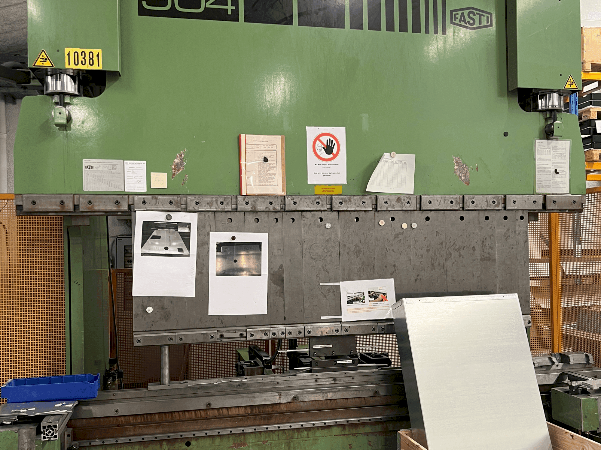 Koneen FASTI 904 etunäkymä