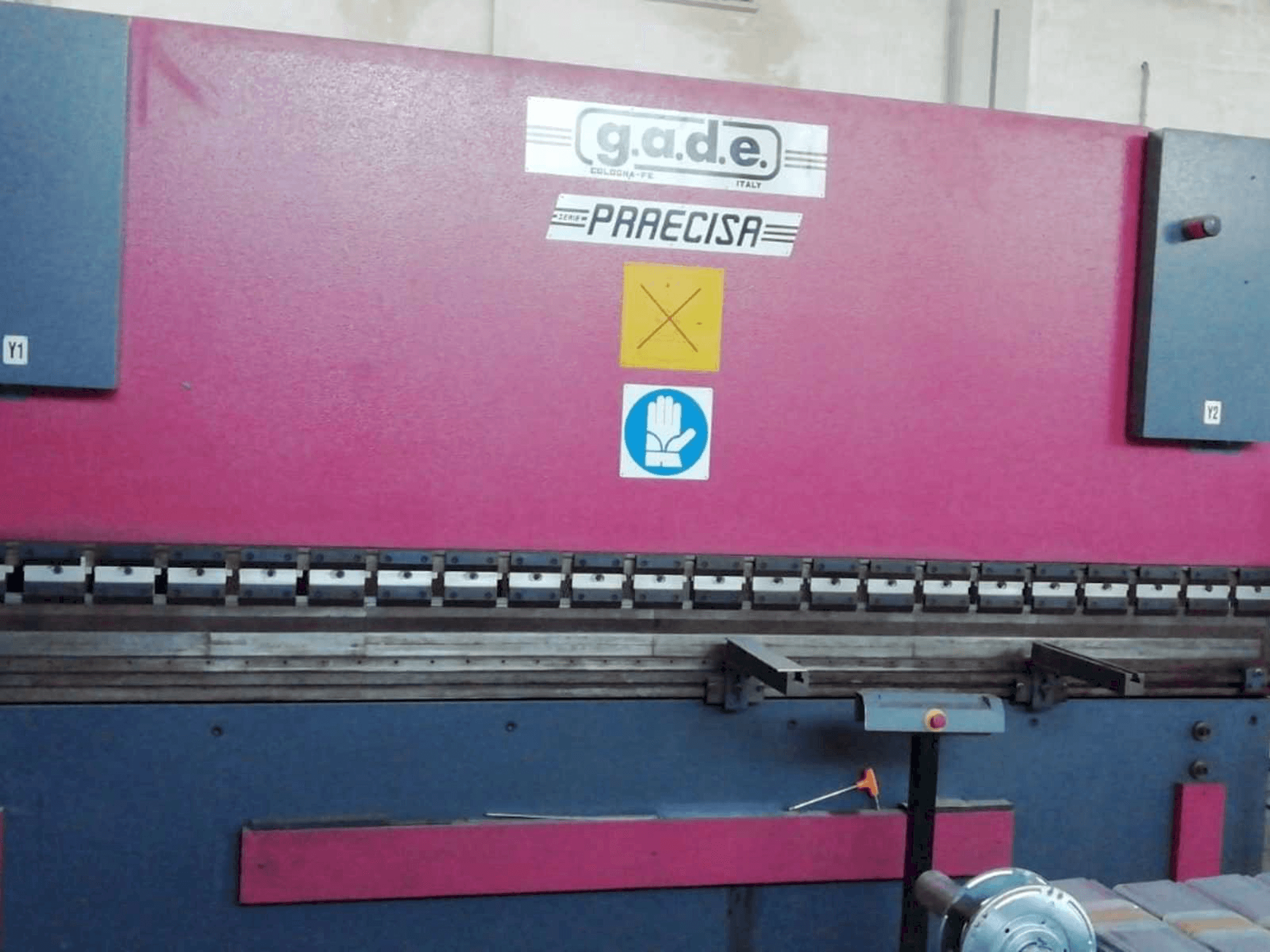 Koneen Gade PS-C 4120 etunäkymä