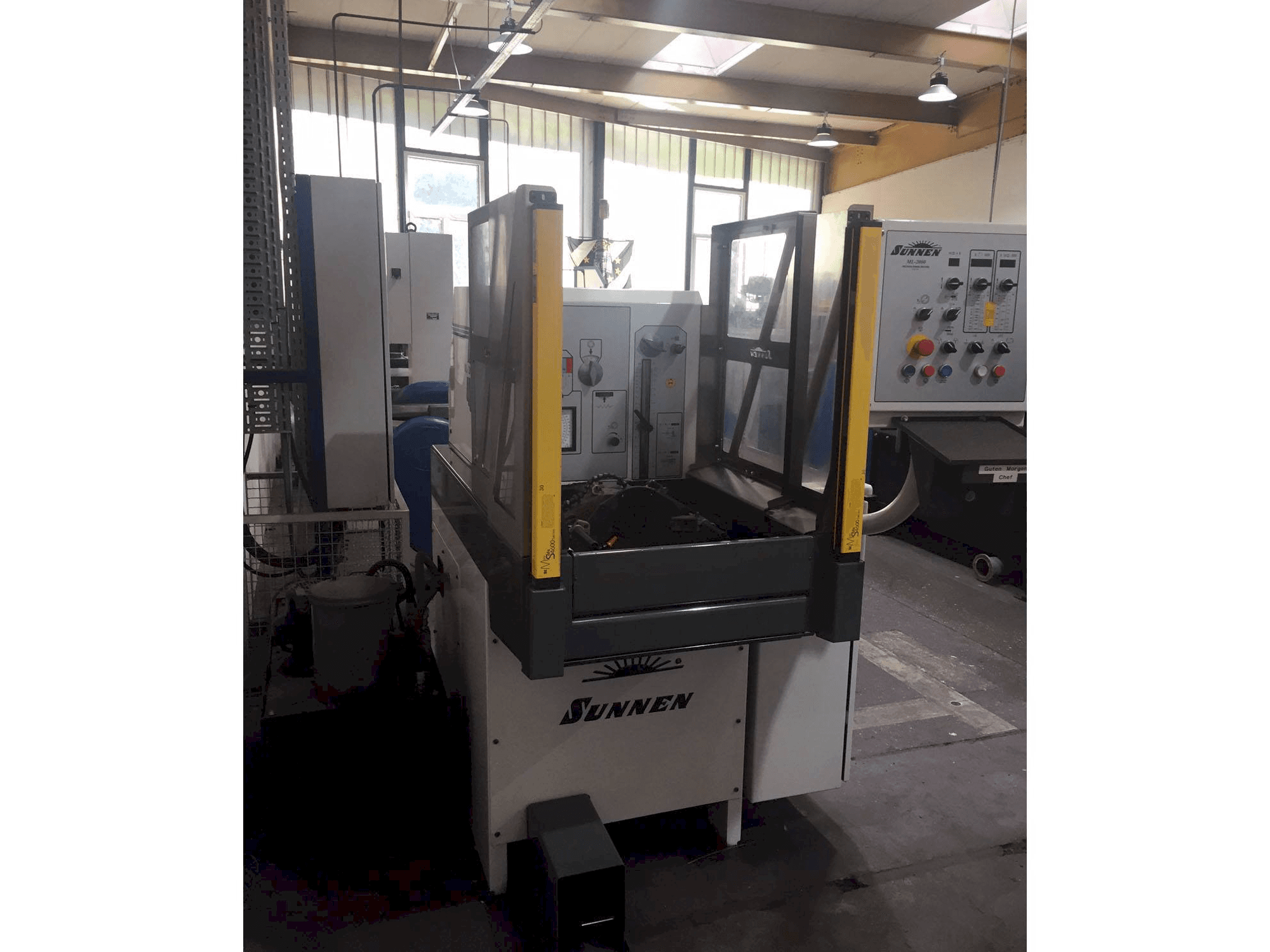 Koneen Sunnen ML-2000 etunäkymä