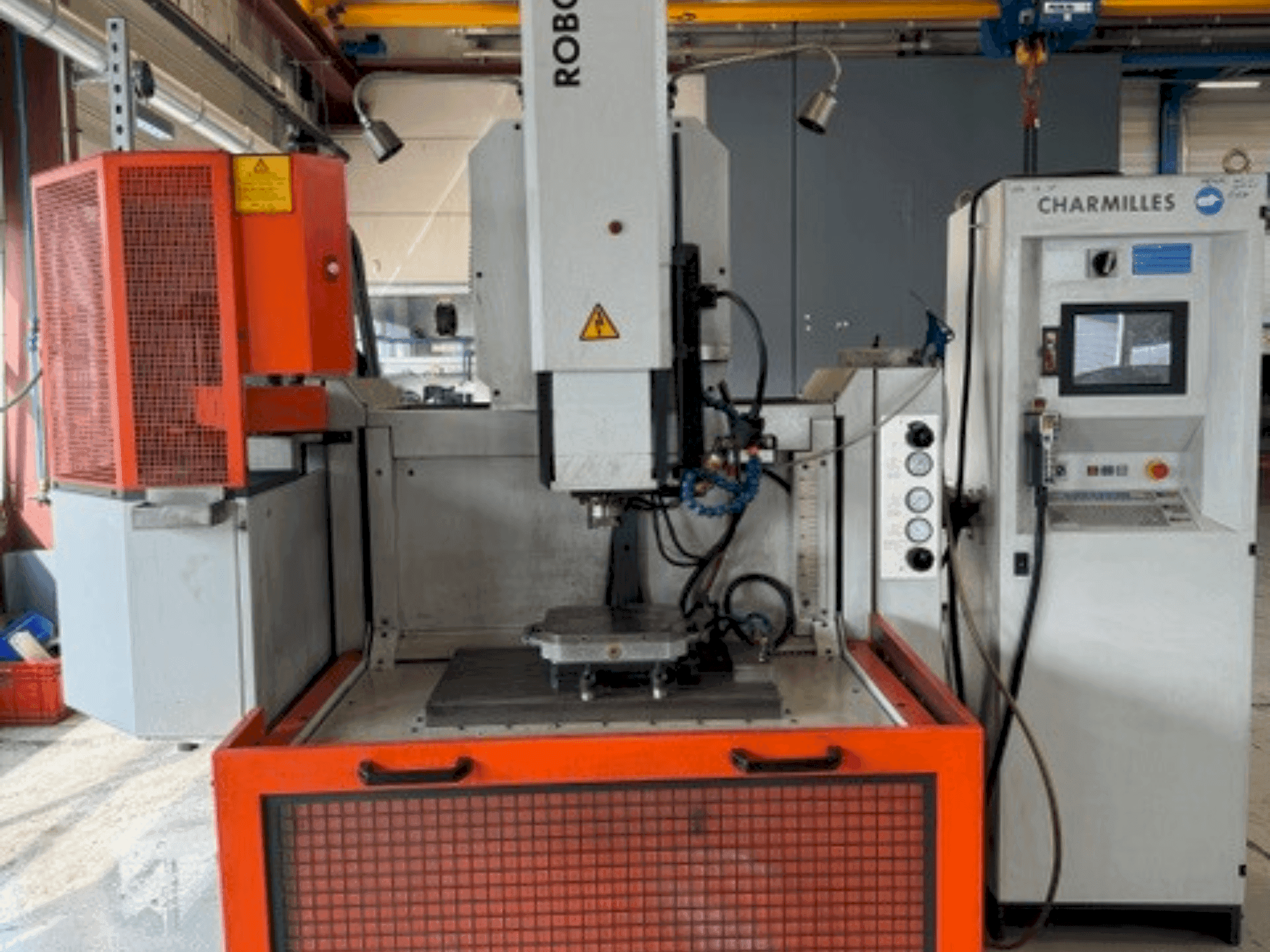 Koneen CHARMILLES ROBOFORM 55P etunäkymä