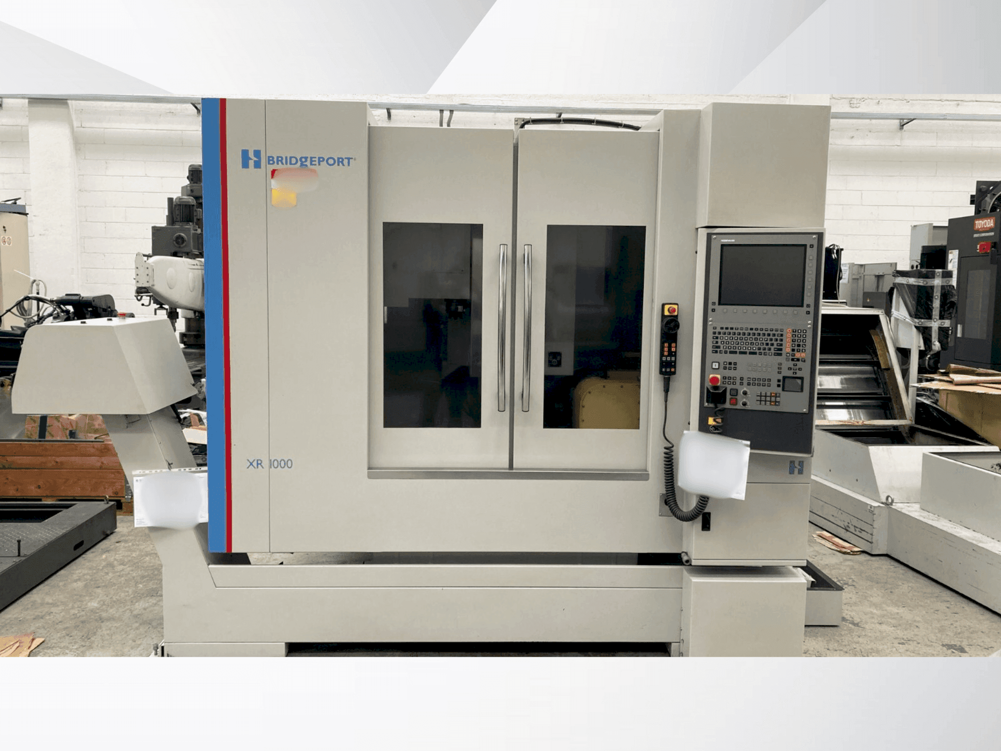 Koneen Bridgeport XR 1000 etunäkymä