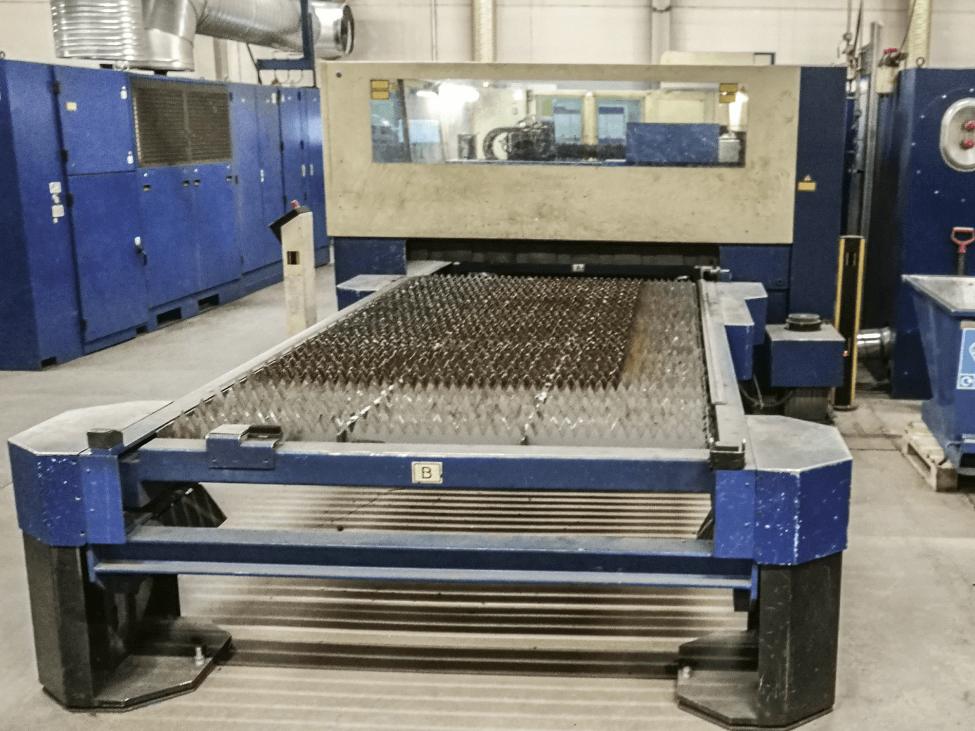 Koneen Trumpf oikea näkymäTrumatic L3050