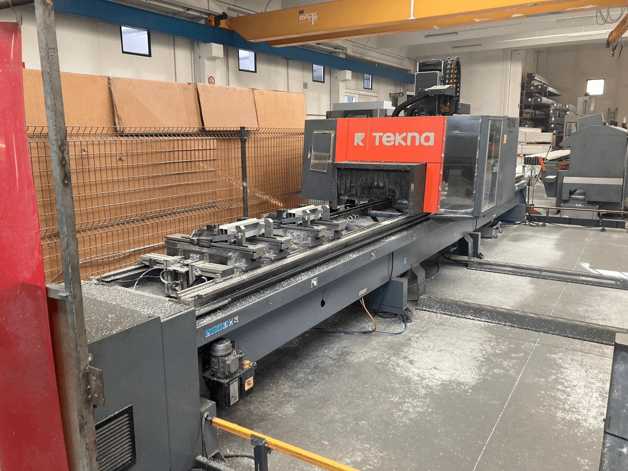 Koneen Tekna TKE 944-7 etunäkymä