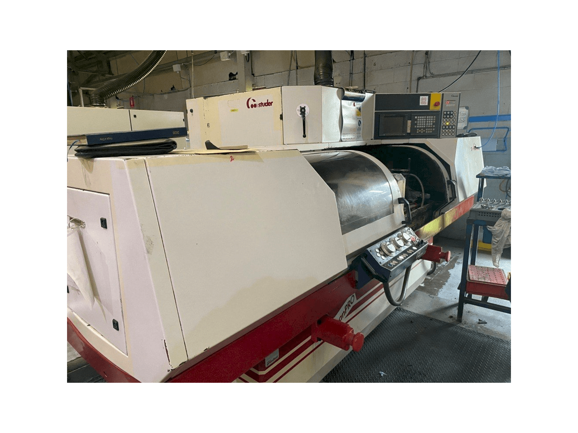 Koneen STUDER S30 lean PRO etunäkymä