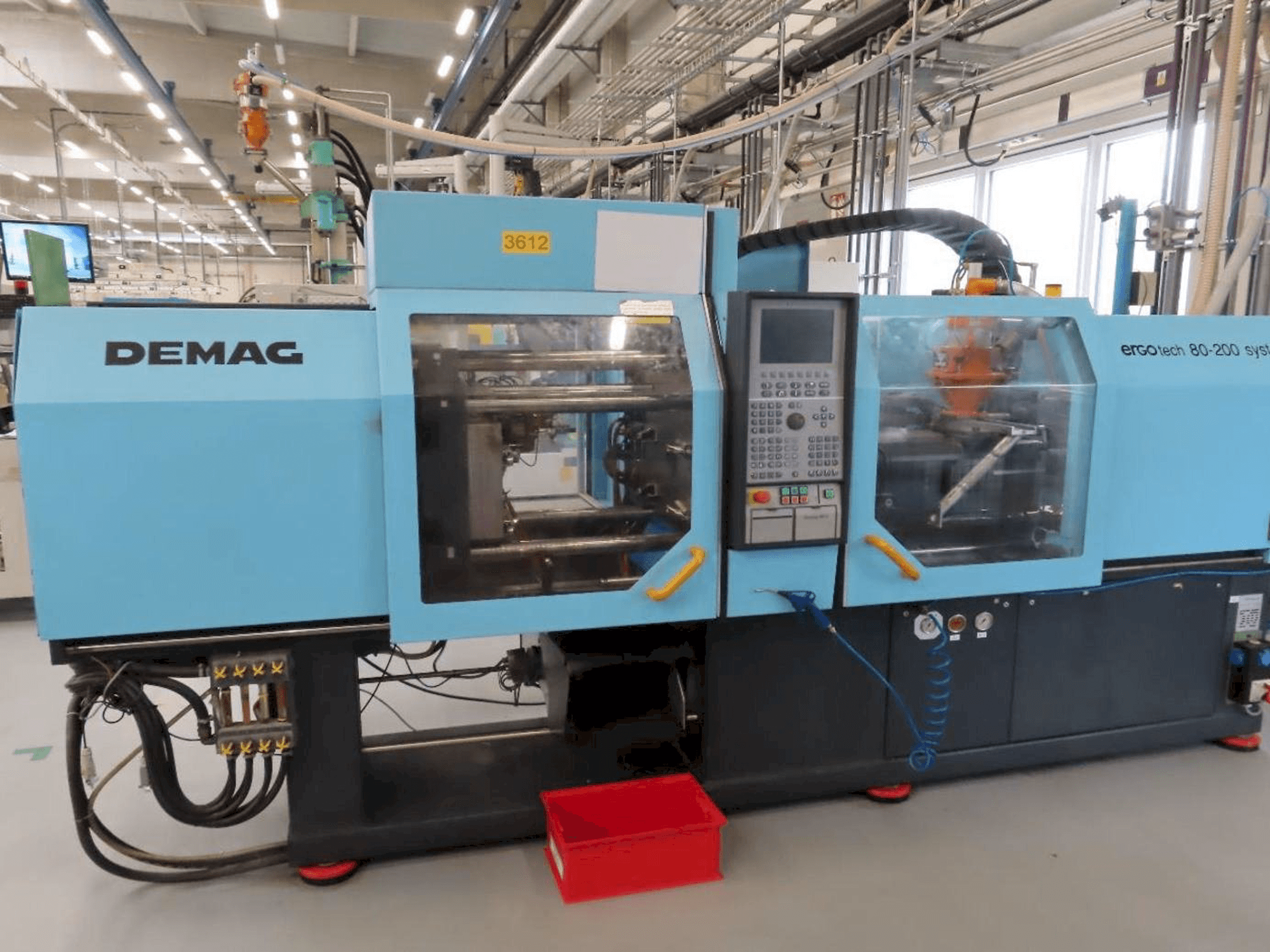 Koneen DEMAG Ergotech 80-200 System etunäkymä
