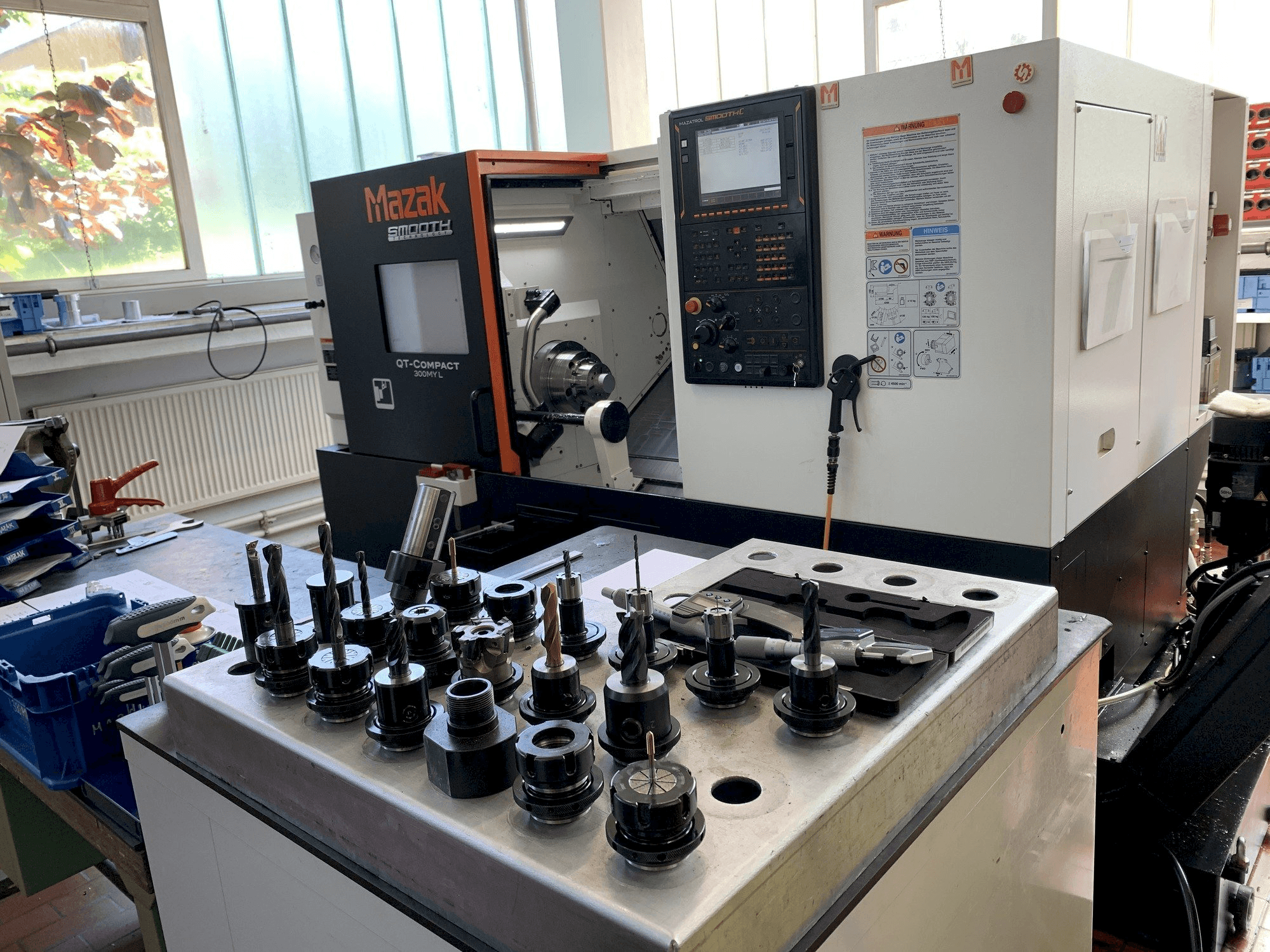 Koneen Mazak QTC 300MY L500 etunäkymä