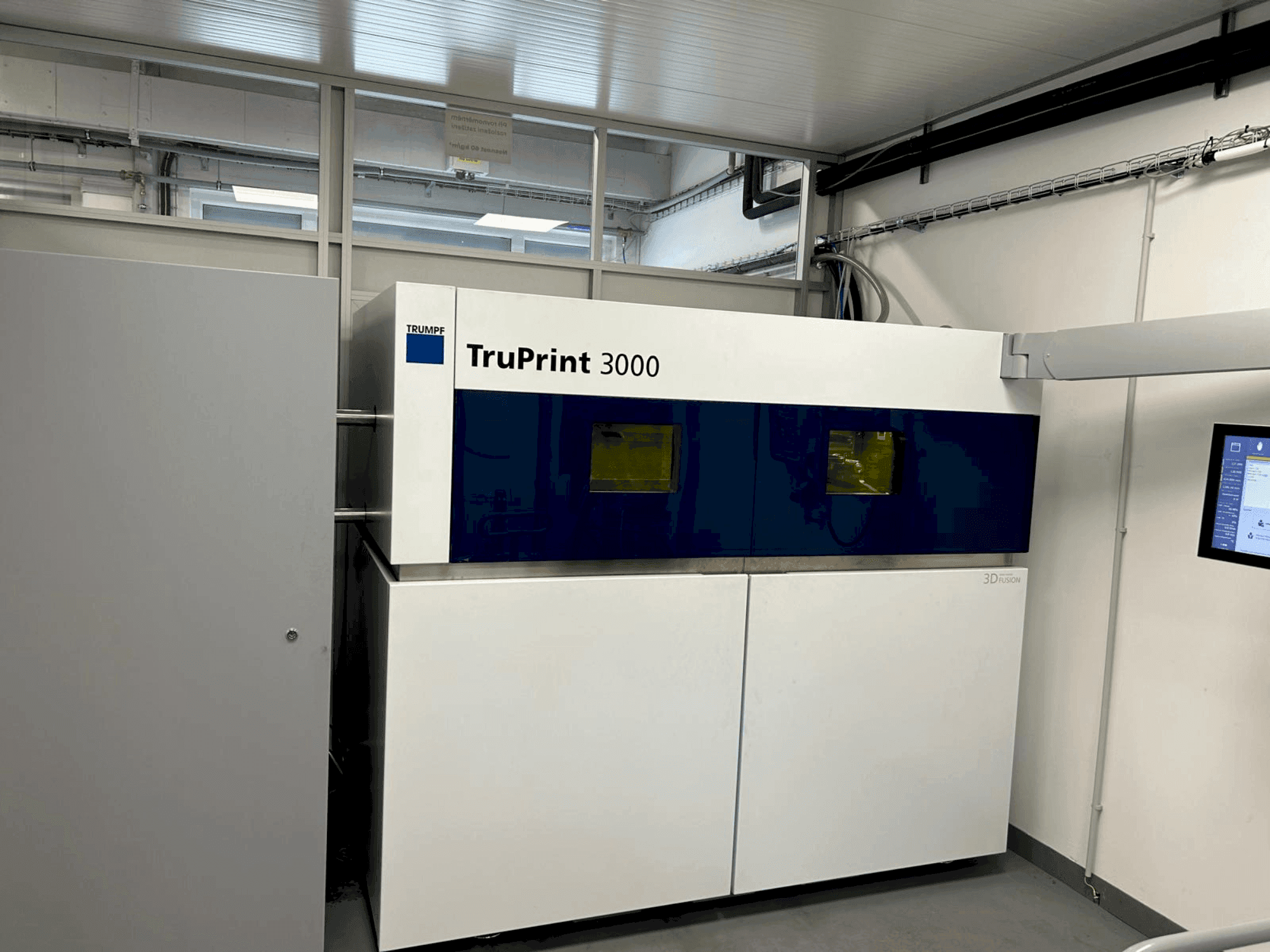 Koneen TRUMPF TruPrint 3000 etunäkymä