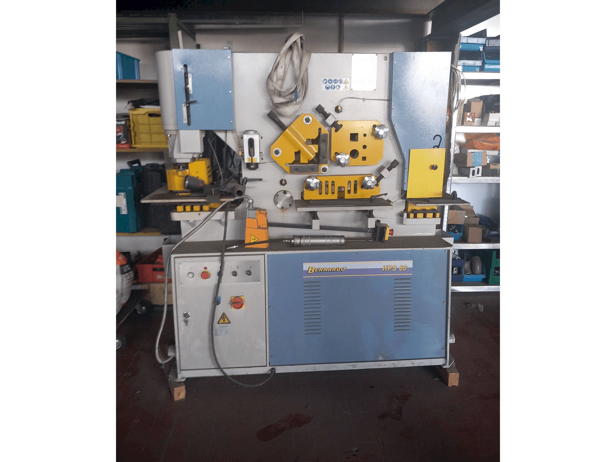 Koneen Bernardo HPS 60 etunäkymä