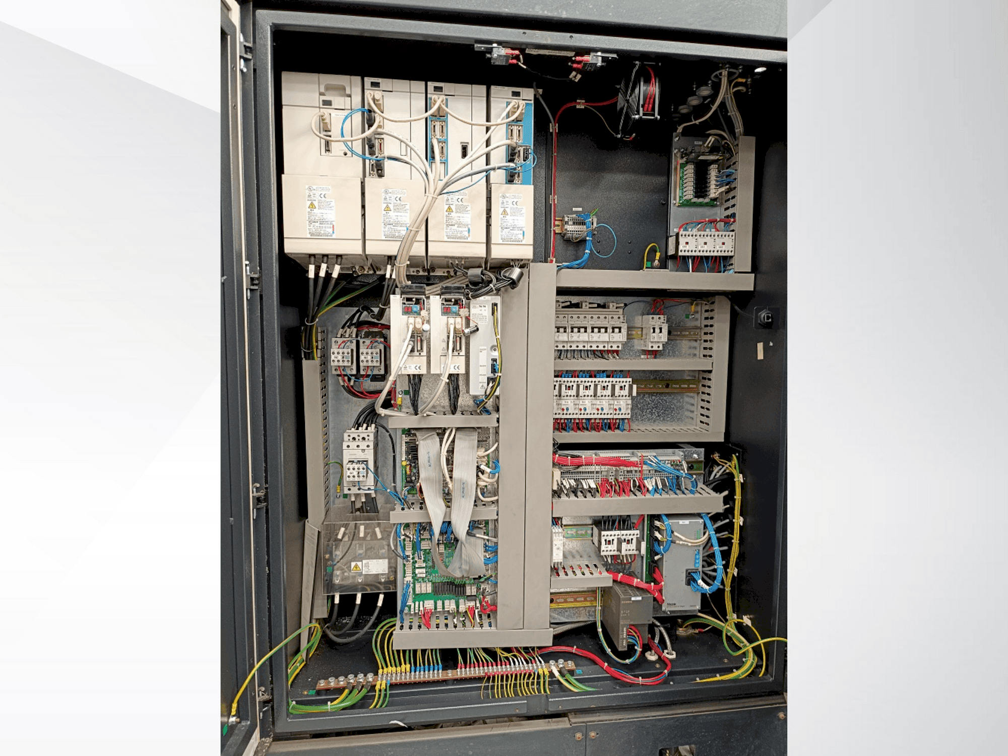 Koneen Mazak VTC-200C yksityiskohdat