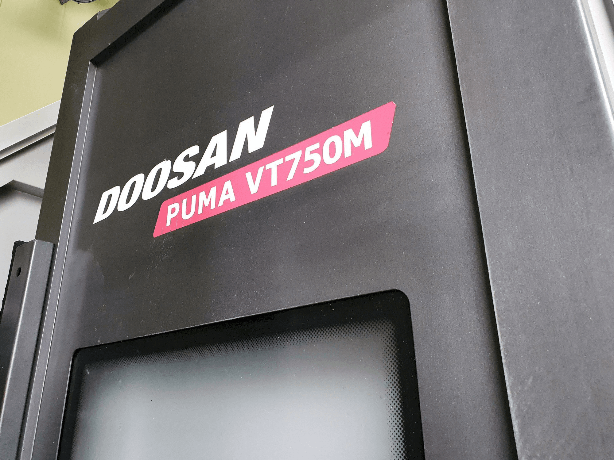 Koneen Doosan PUMA VT750M etunäkymä