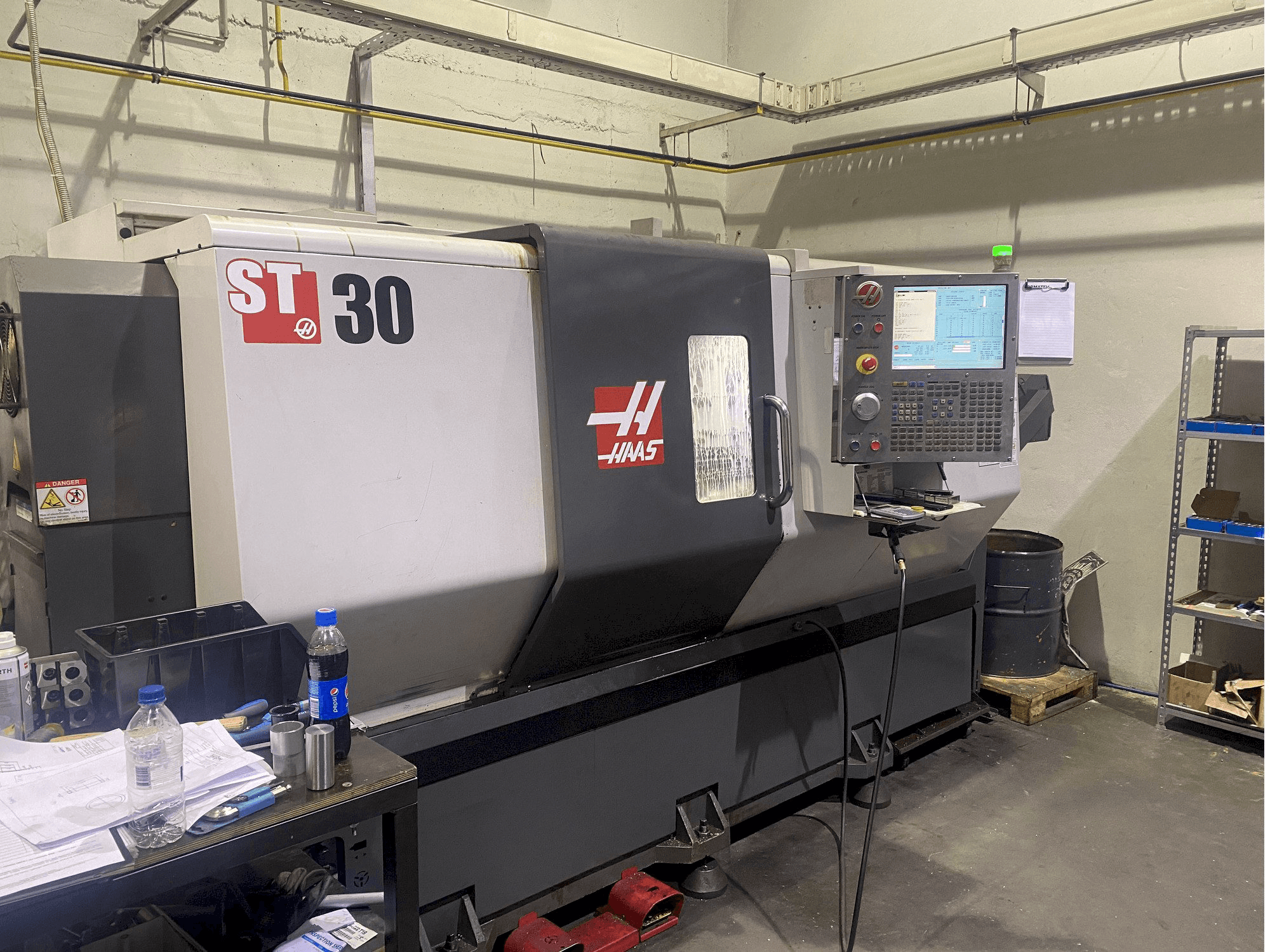 Koneen HAAS ST 30 etunäkymä
