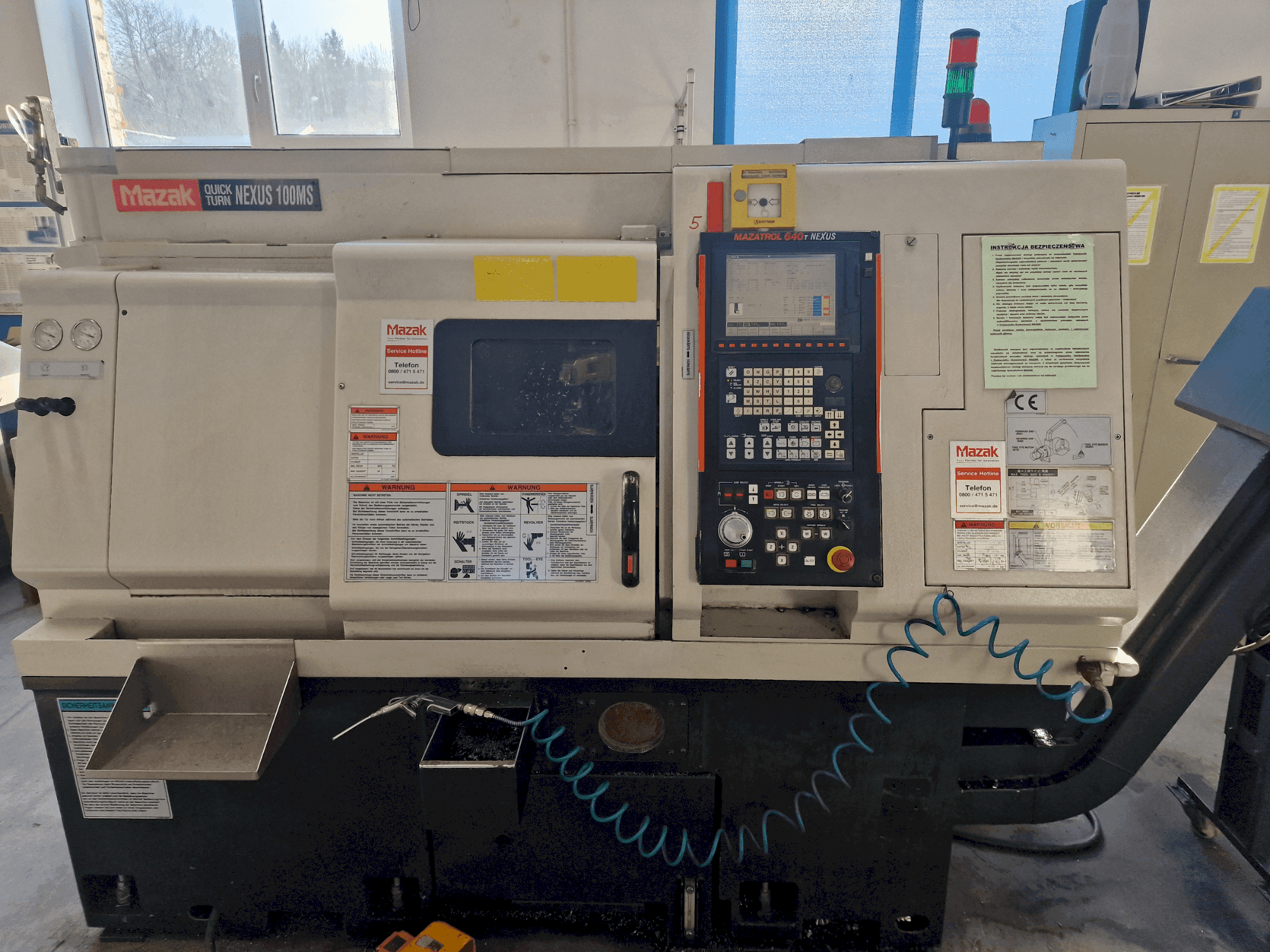 Koneen Mazak QTN-100MS etunäkymä