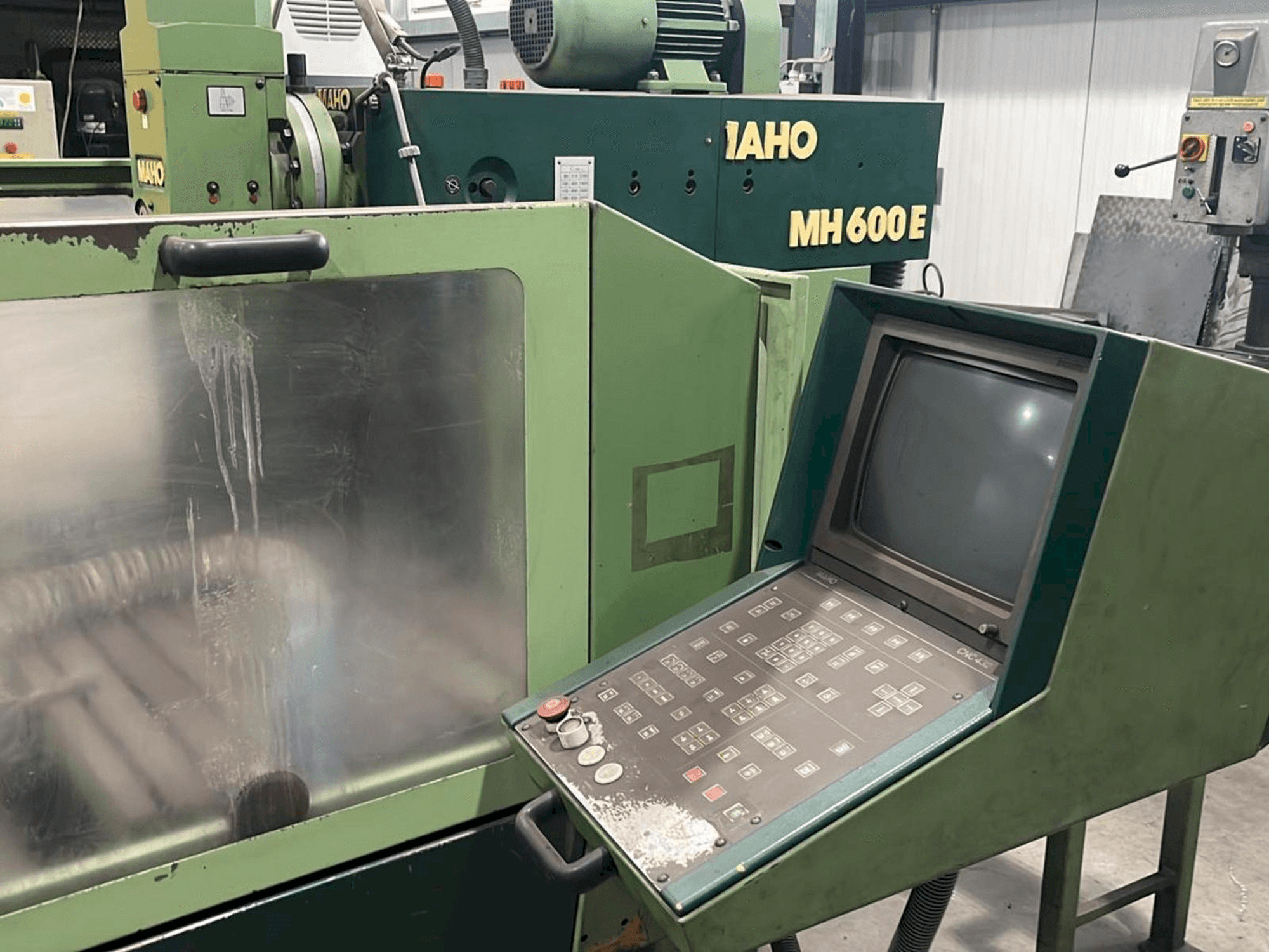 Koneen MAHO MH 600 E etunäkymä