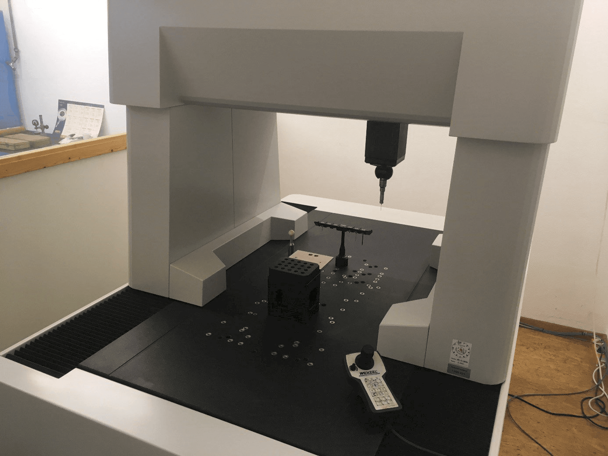 Koneen EROWA PreSet Qi etunäkymä