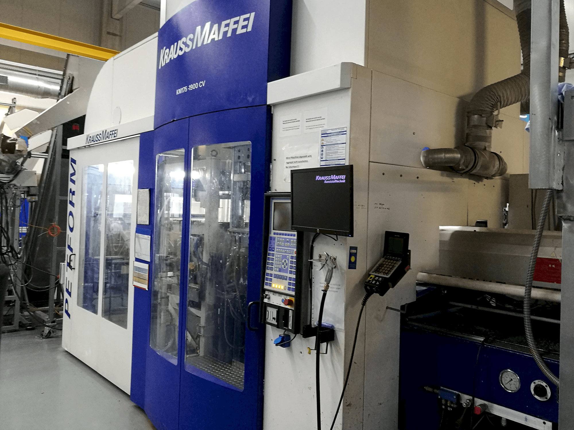 Koneen Krauss Maffei oikea näkymä 175-1900 CV