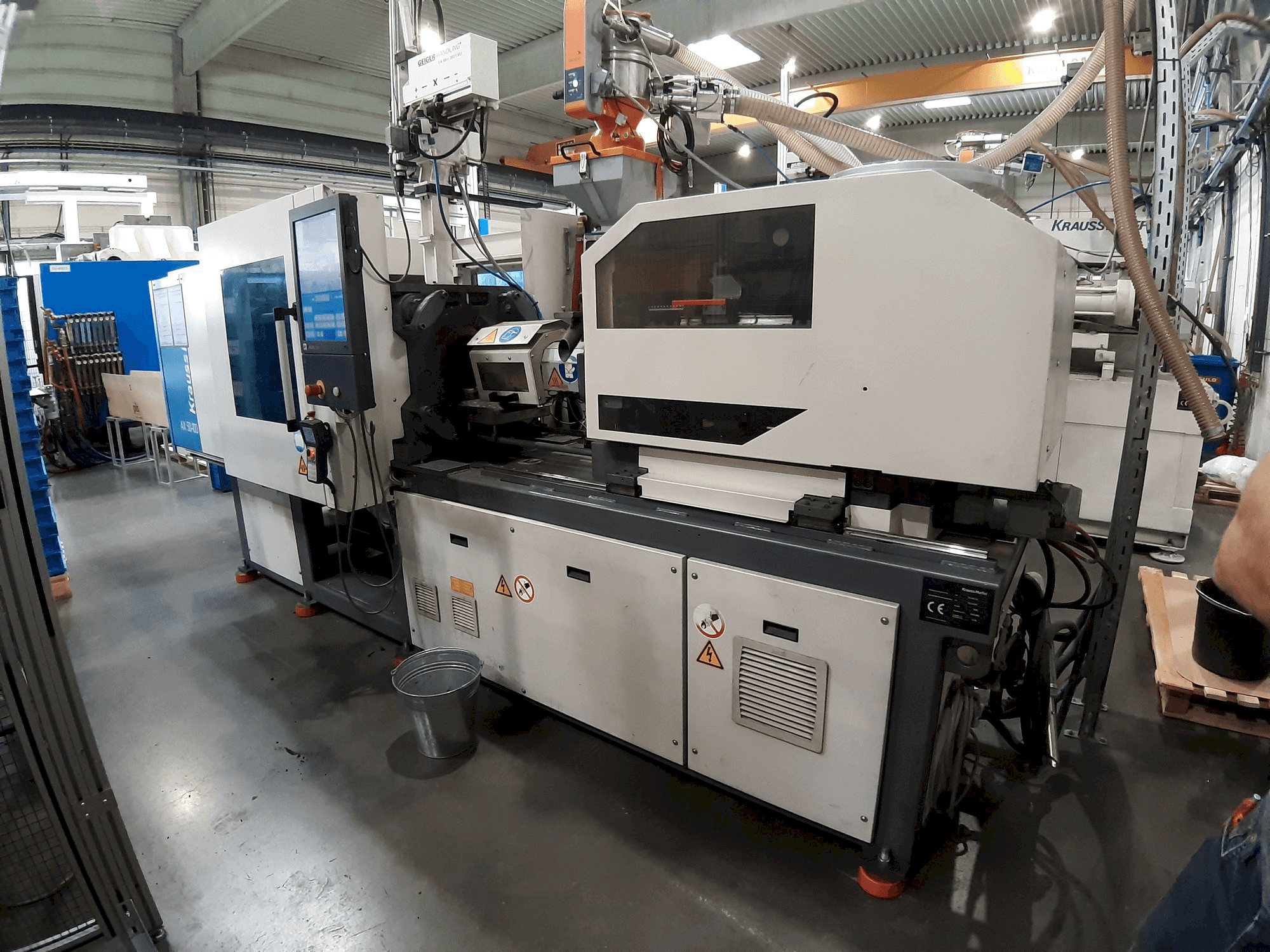 Koneen Krauss Maffei 50 - 100 AX etunäkymä