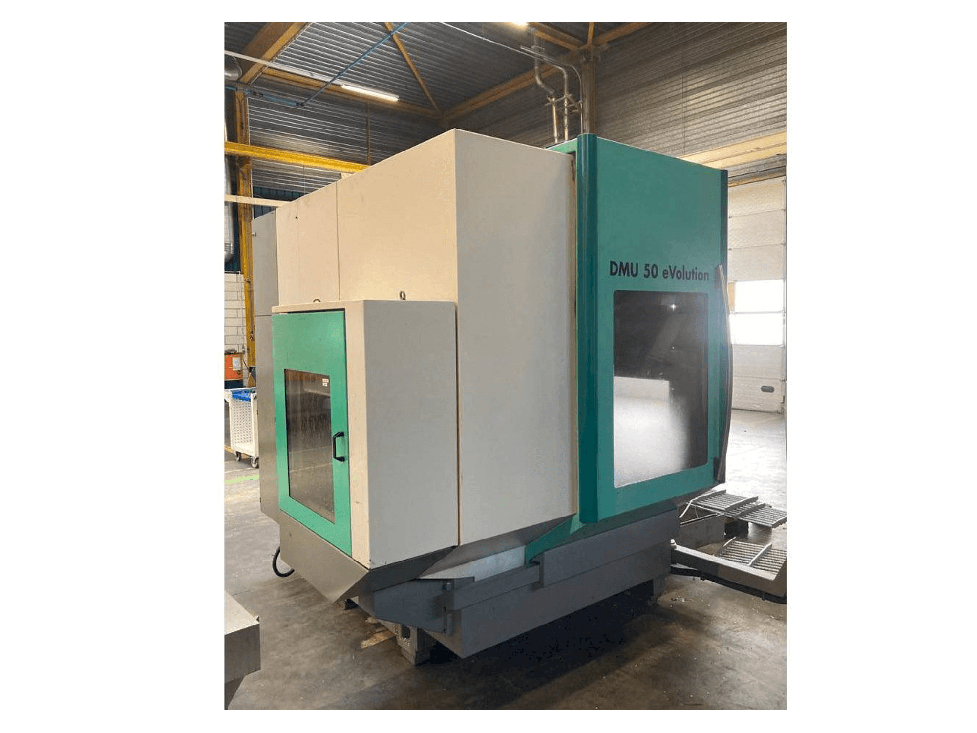 Koneen DECKEL MAHO DMG 50Evo etunäkymä