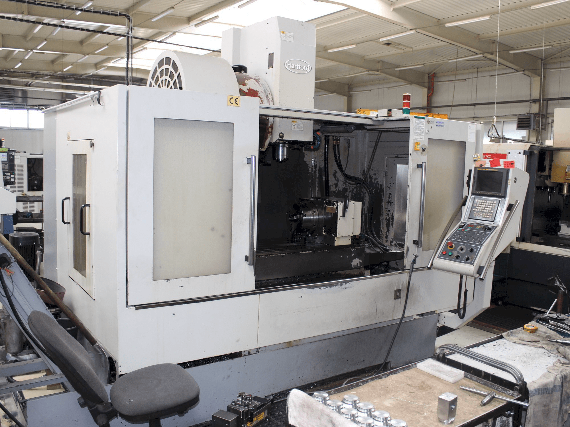 Koneen Hartford VMC 1270A etunäkymä