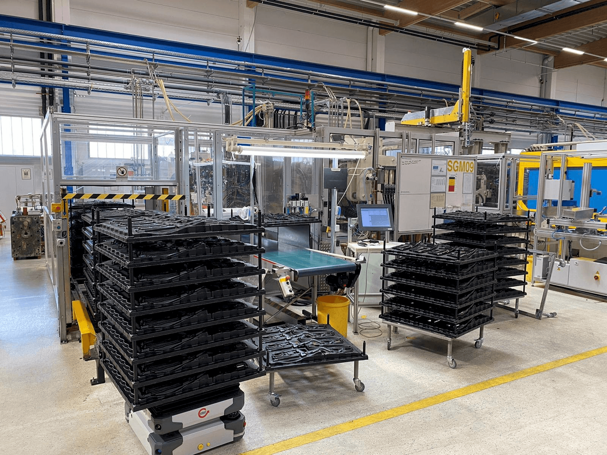 Koneen Krauss Maffei 650-1900-520 CZ Multinject etunäkymä