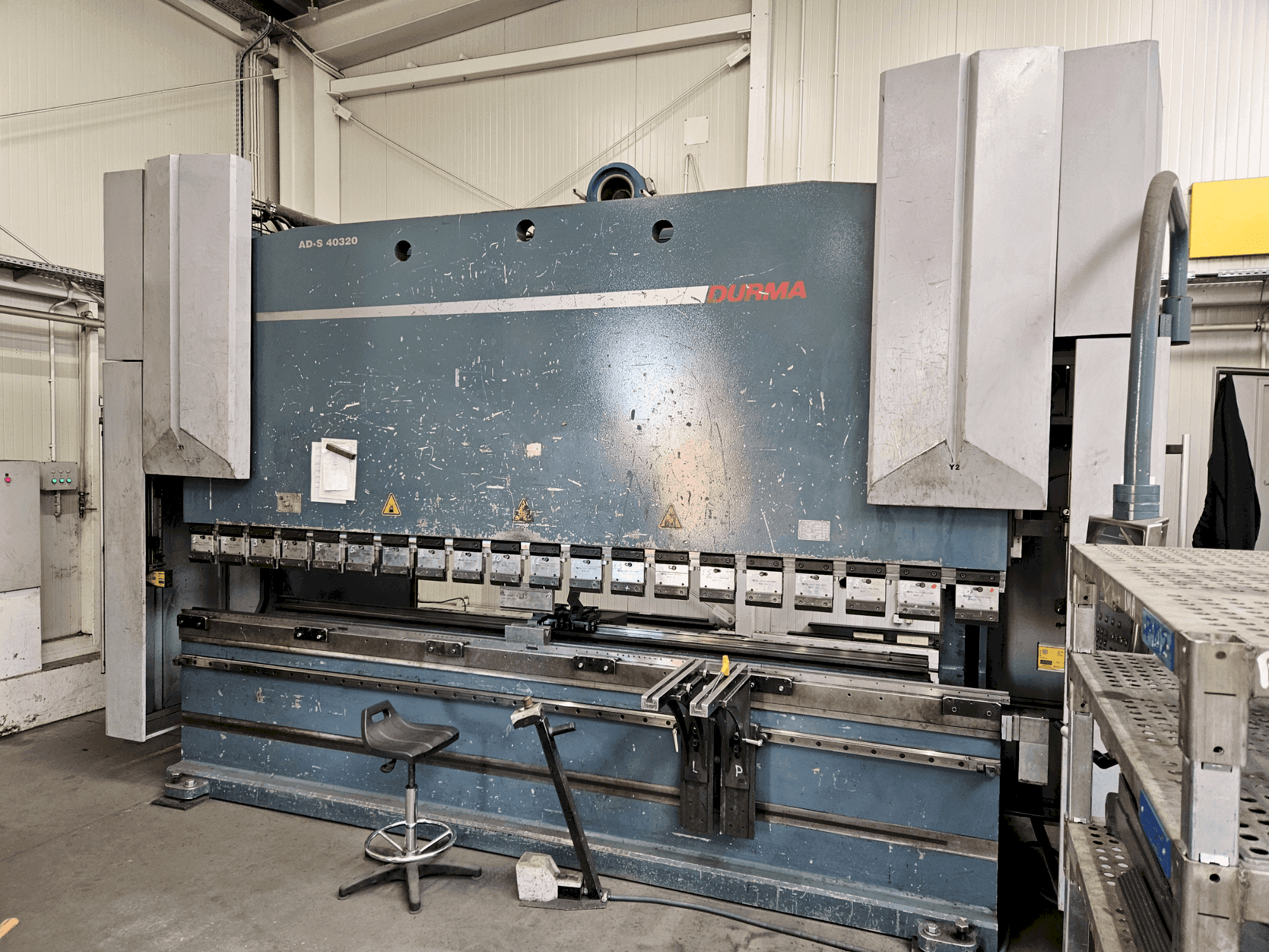 Koneen Durma AD-S 40320 (2012) etunäkymä