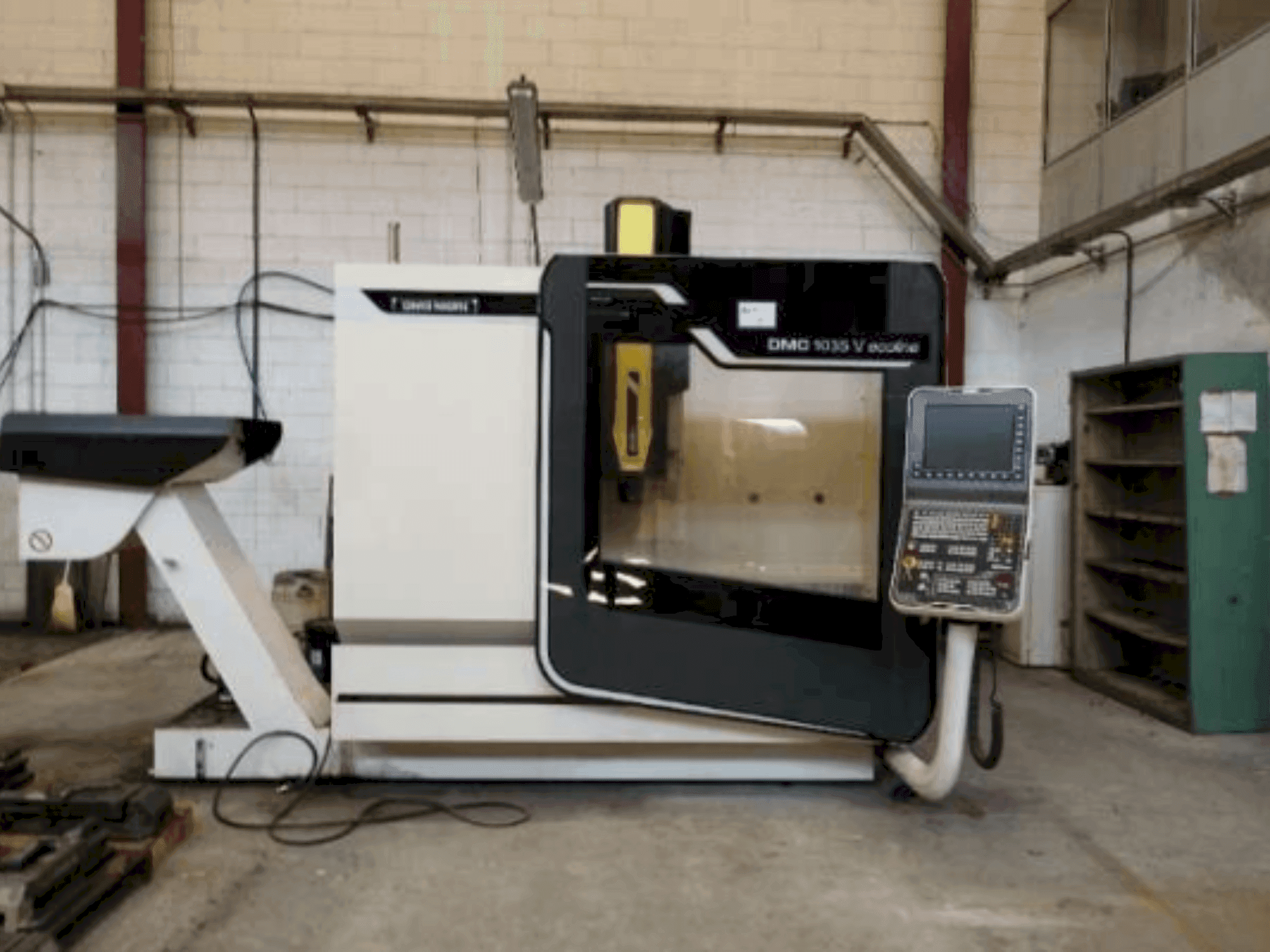 Koneen DMG MORI DMC 1035 V Ecoline etunäkymä