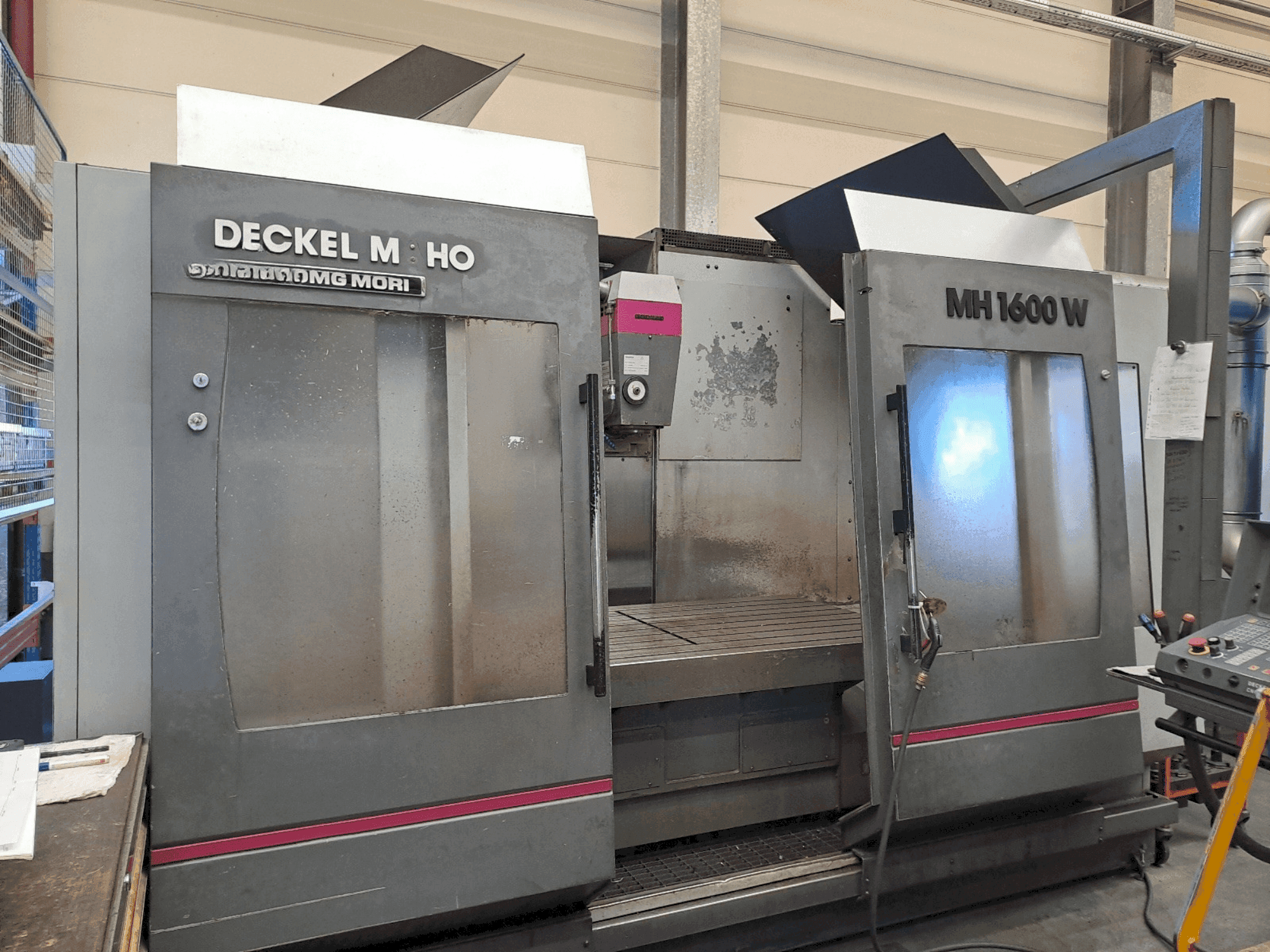 Koneen DECKEL MAHO MH 1600 W etunäkymä