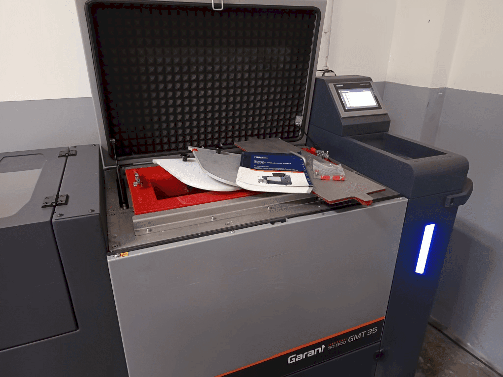 Koneen HOFMANN GMT 35 etunäkymä