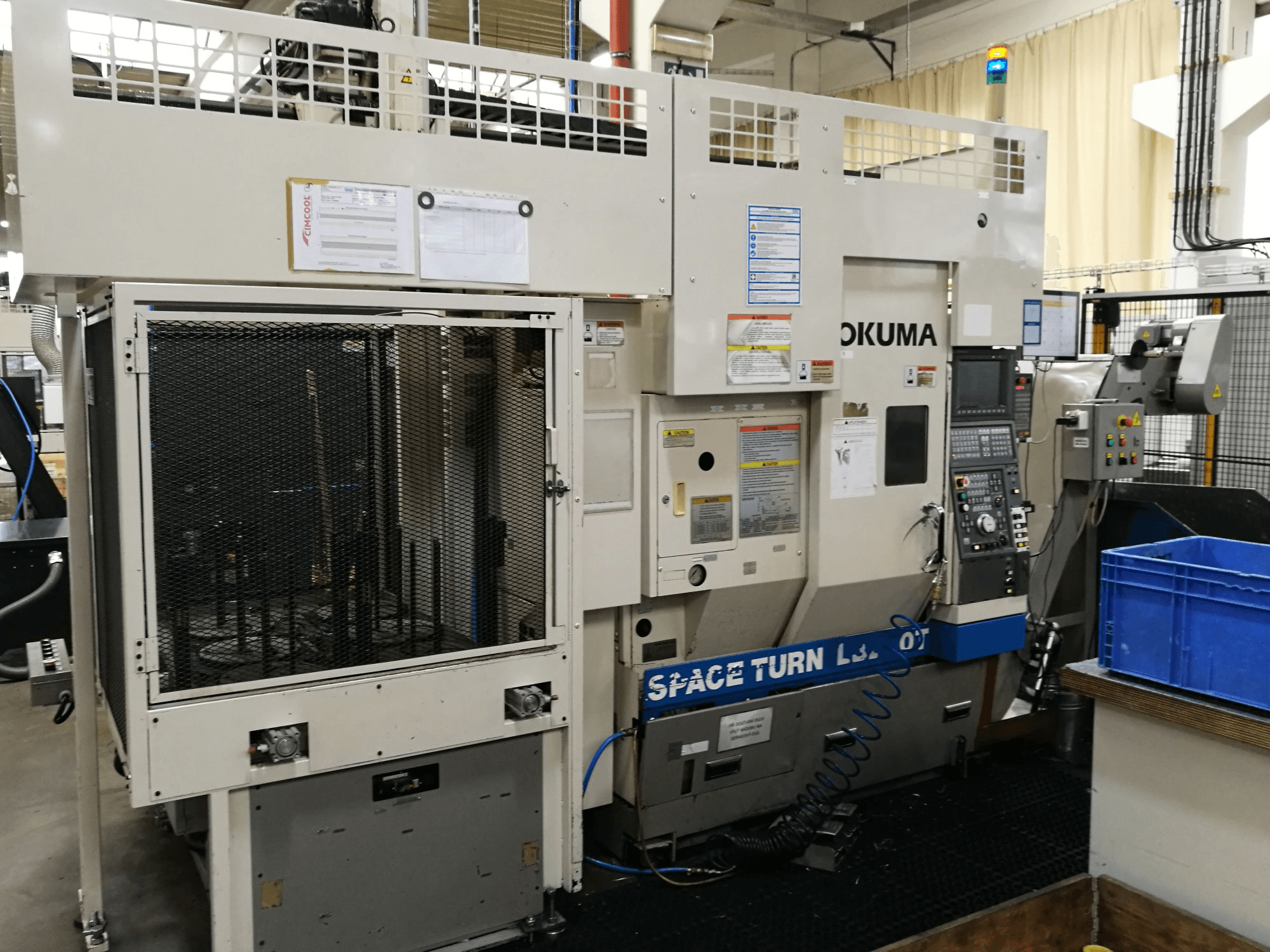 Koneen Okuma vasen näkymä SPACE TURN LB250T