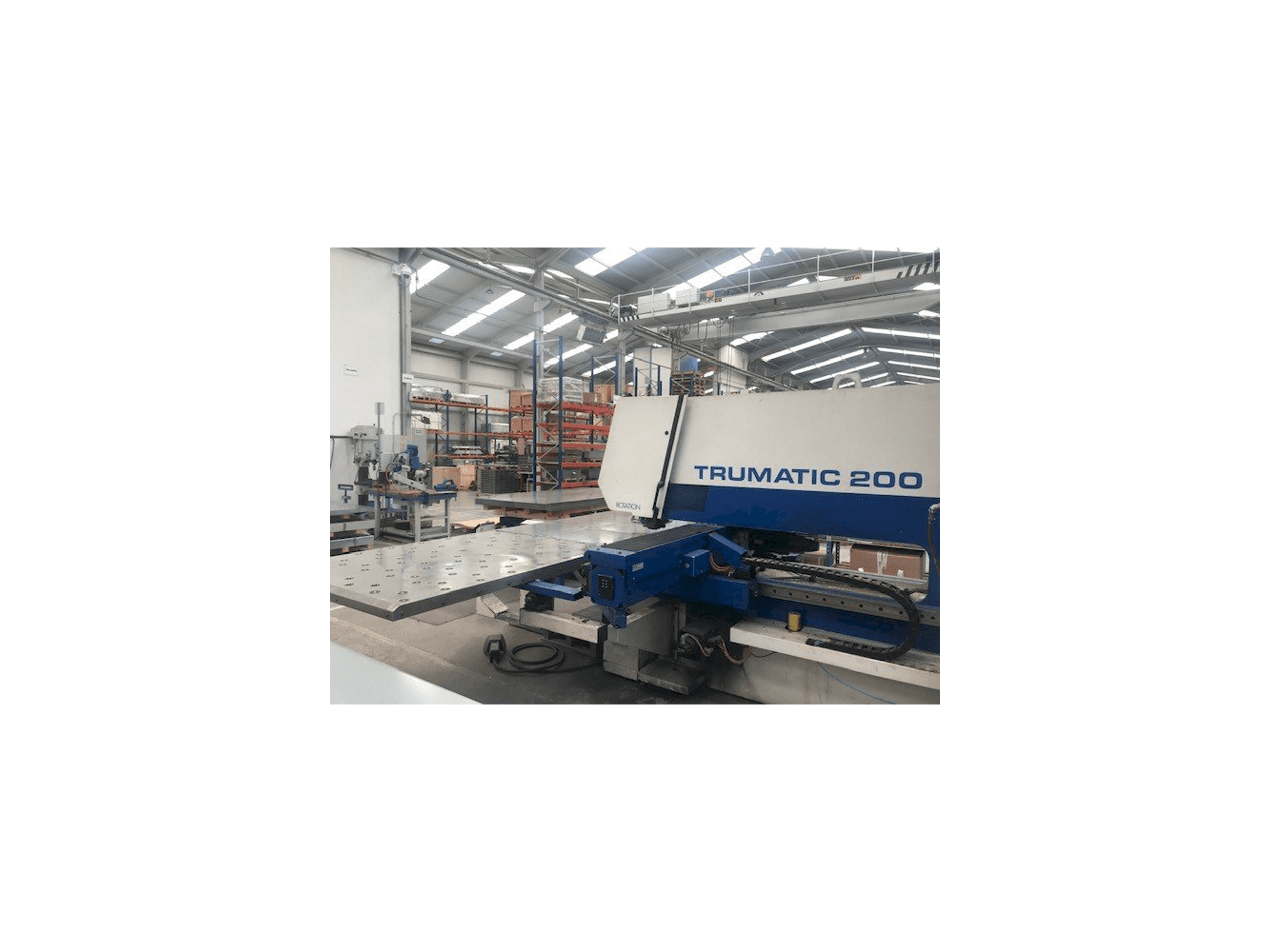 Koneen Trumpf Trumatic 200 vasemman sivun näkymä