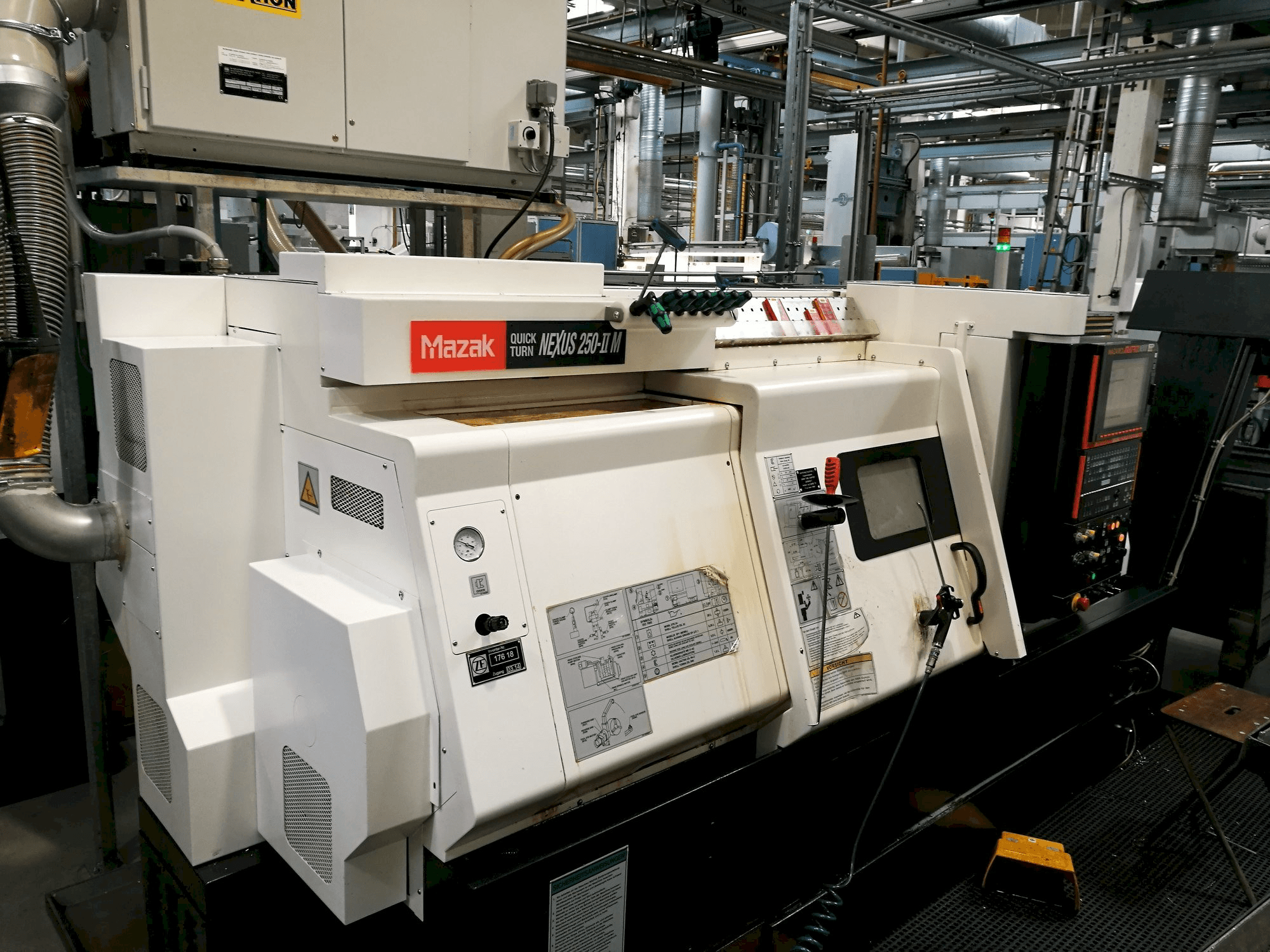Koneen Mazak Quickturn Nexus 250-II M etunäkymä