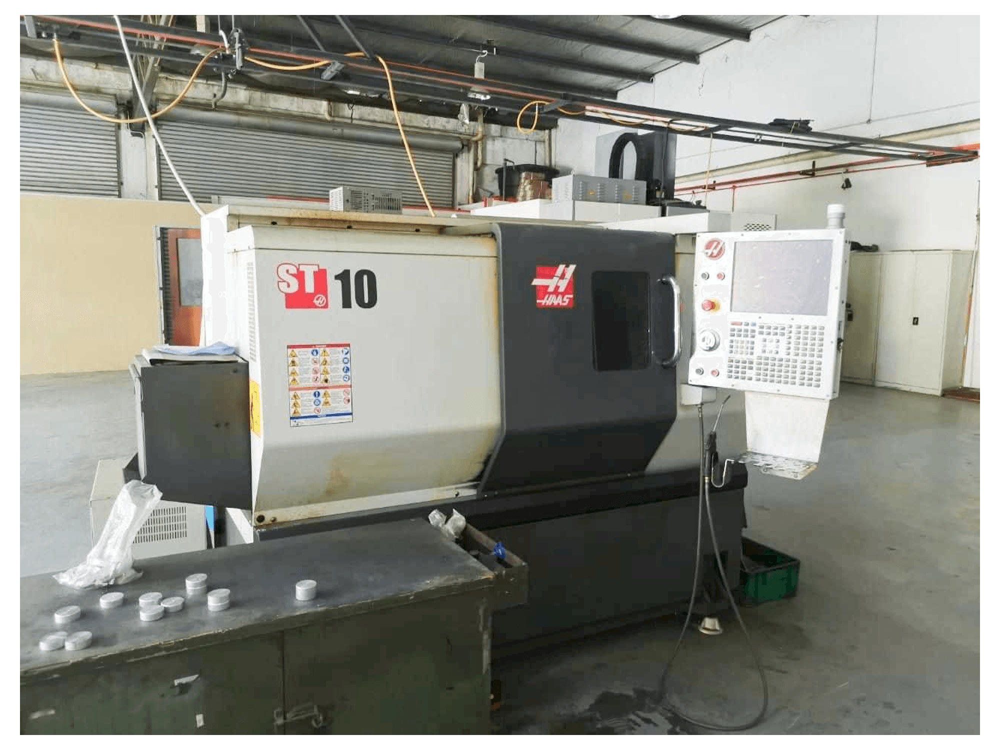 Koneen HAAS ST-10 etunäkymä