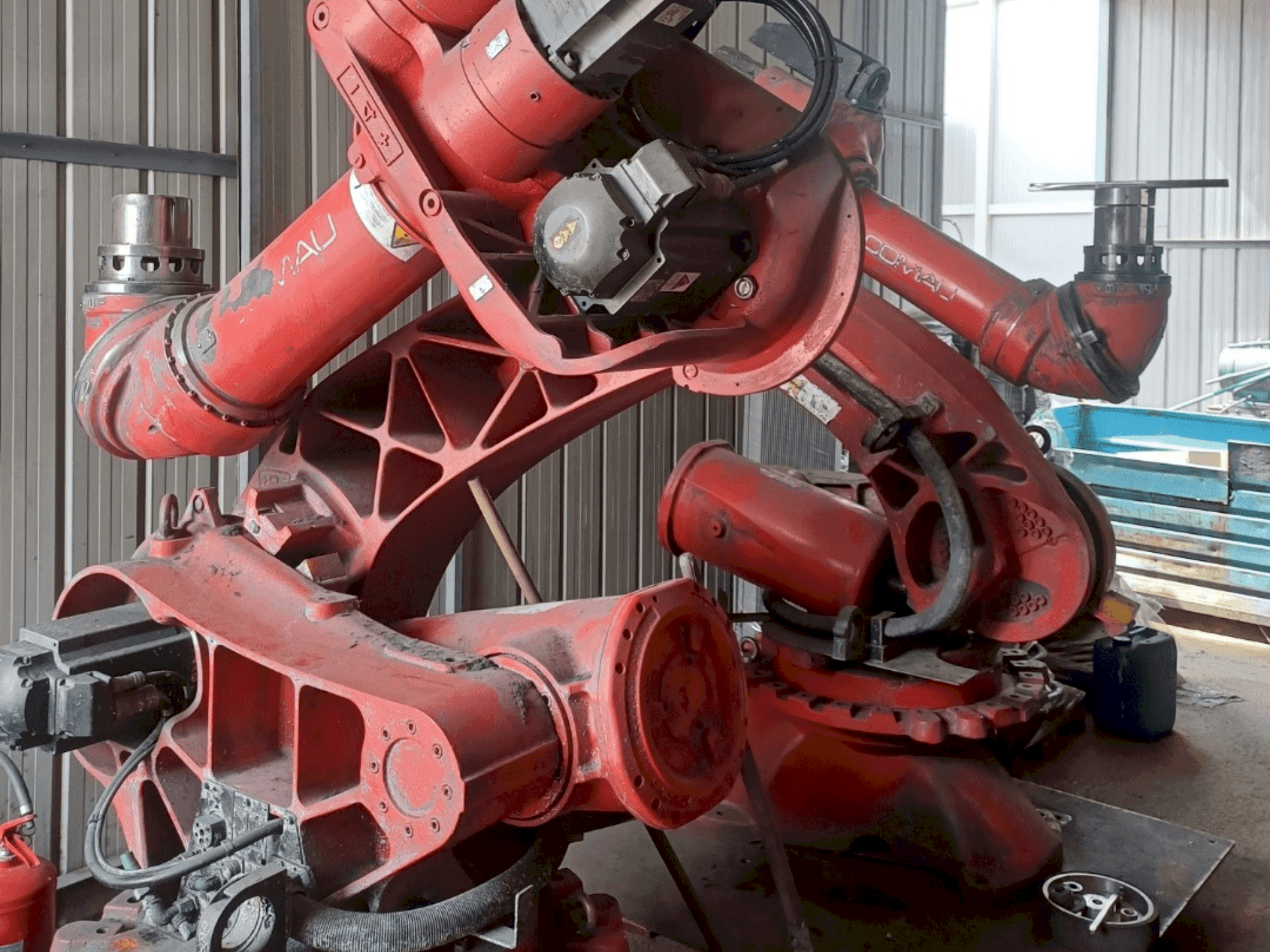 Koneen COMAU C4G RCC3 etunäkymä