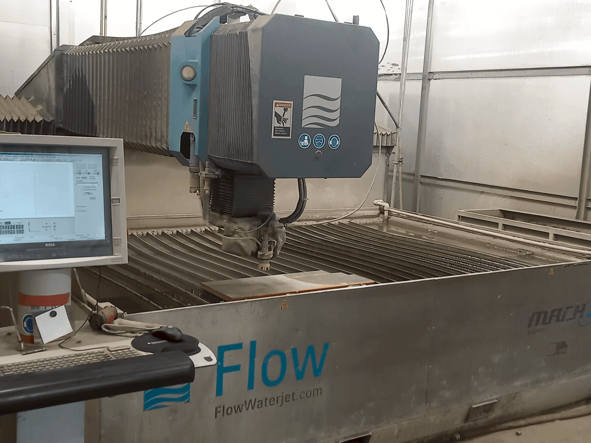 Koneen Flow Mach 3-3020b etunäkymä