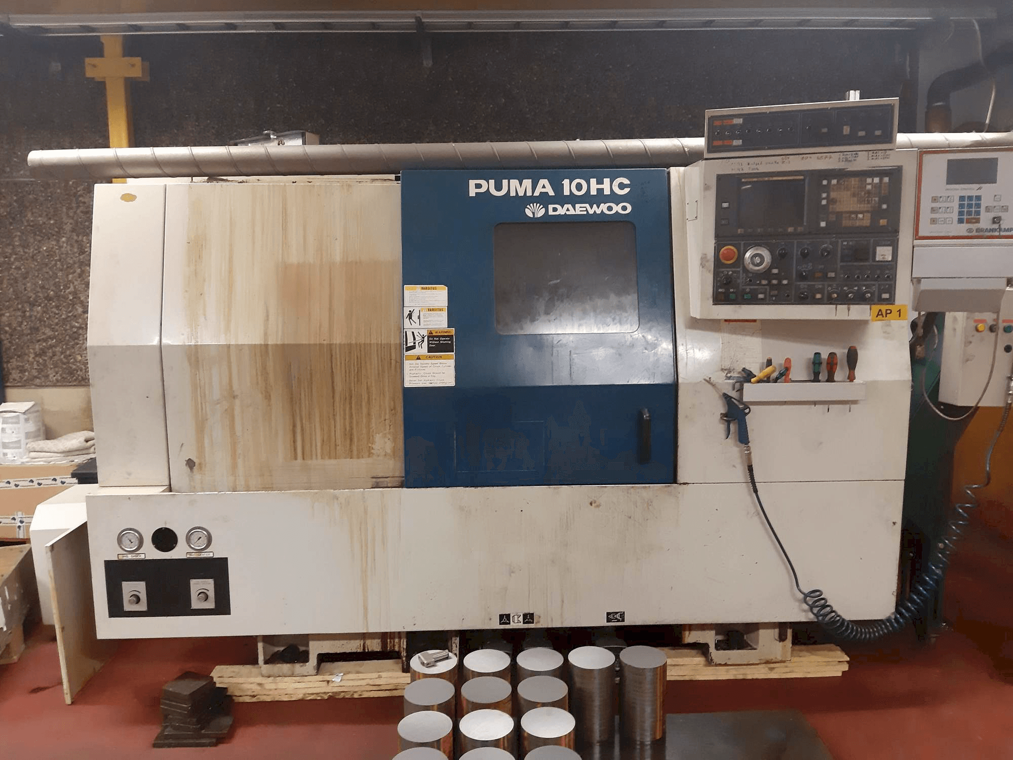 Koneen DAEWOO Puma 10 HC etunäkymä