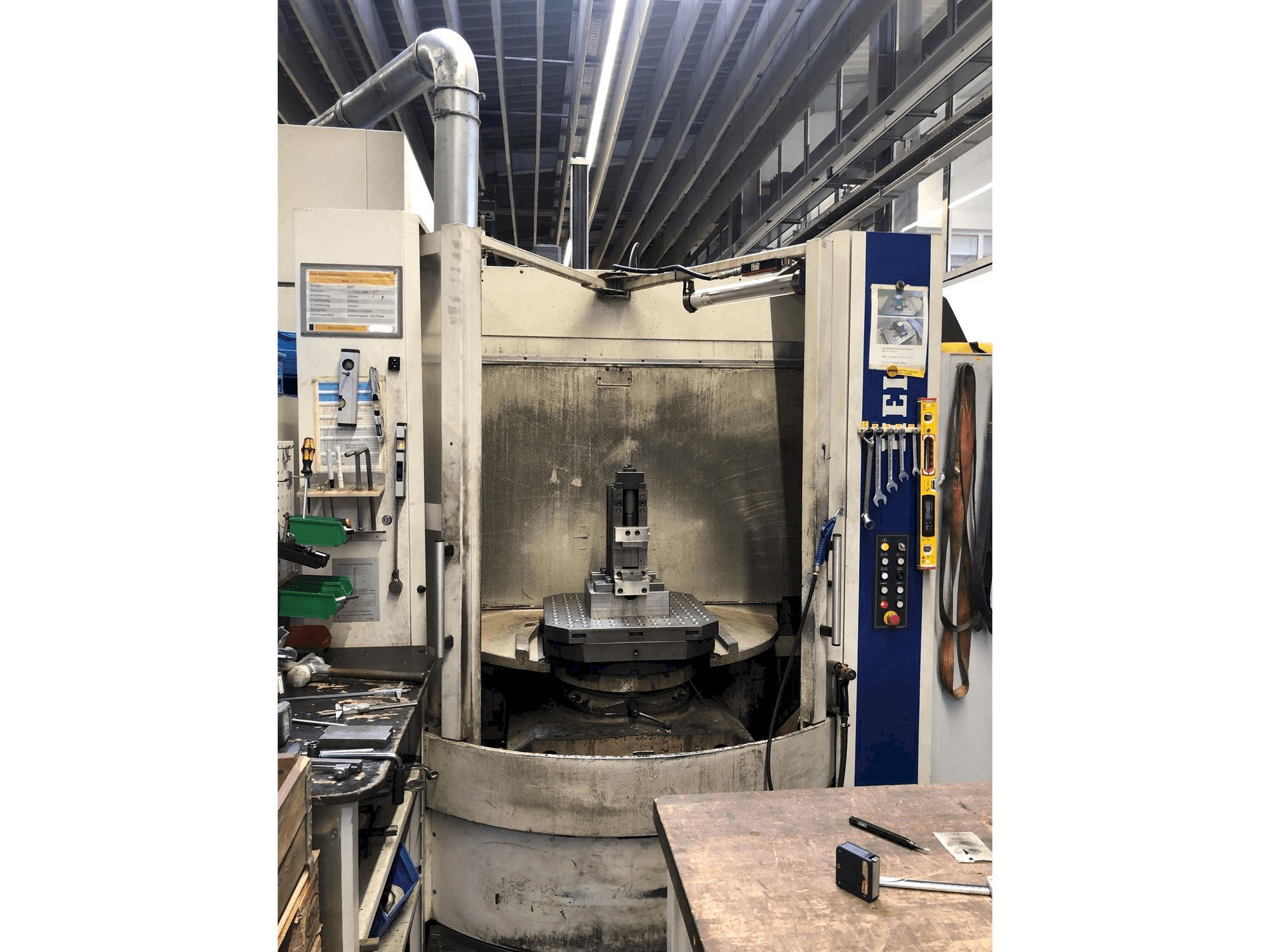 Koneen HELLER MCH 250 etunäkymä