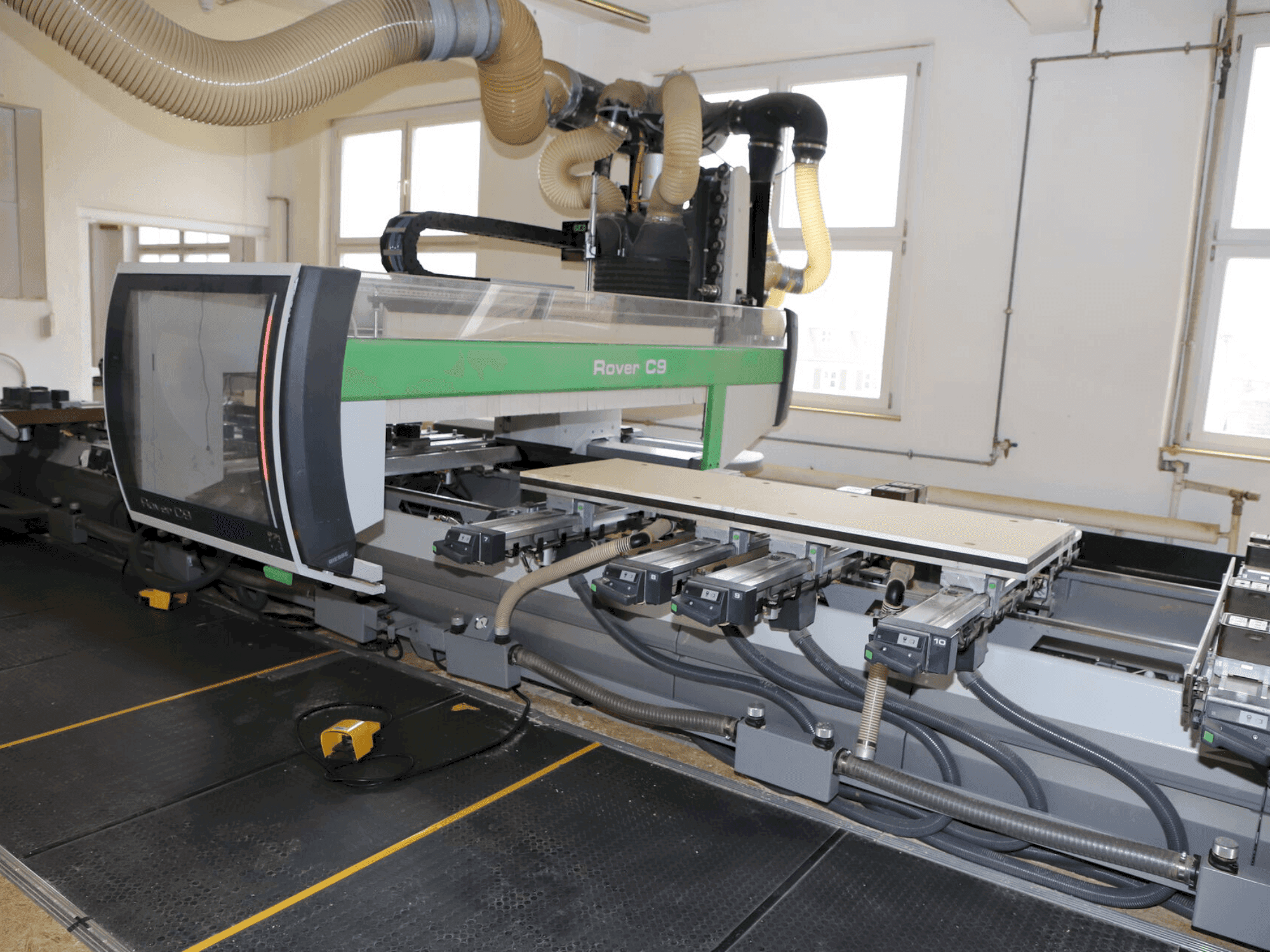 Koneen BIESSE ROVER C 9.65 etunäkymä